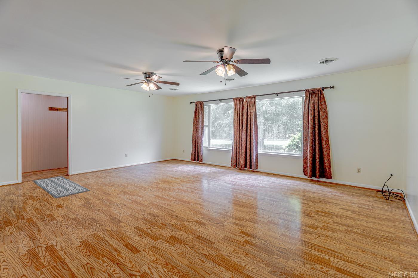 506 Hell Creek  Mountain View, AR