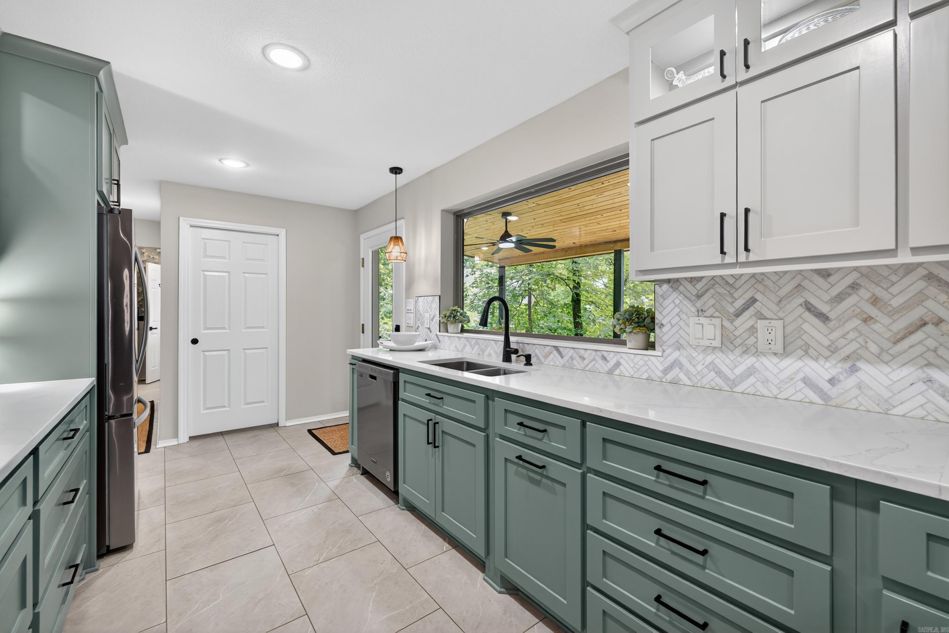 4 Ligadura Lane Hot Springs Village, AR 71909-0000