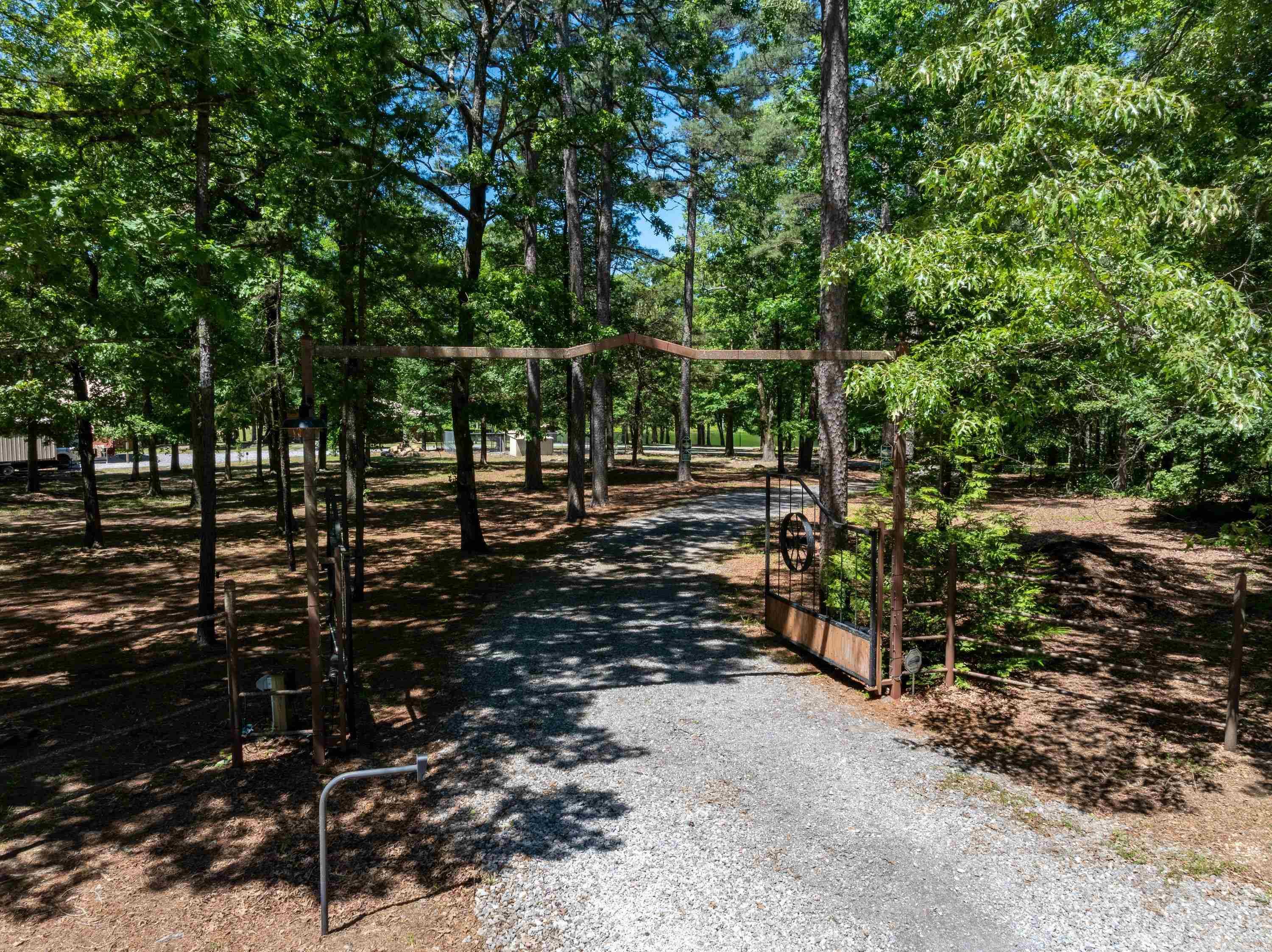 520 McGough Rd  Floral, AR