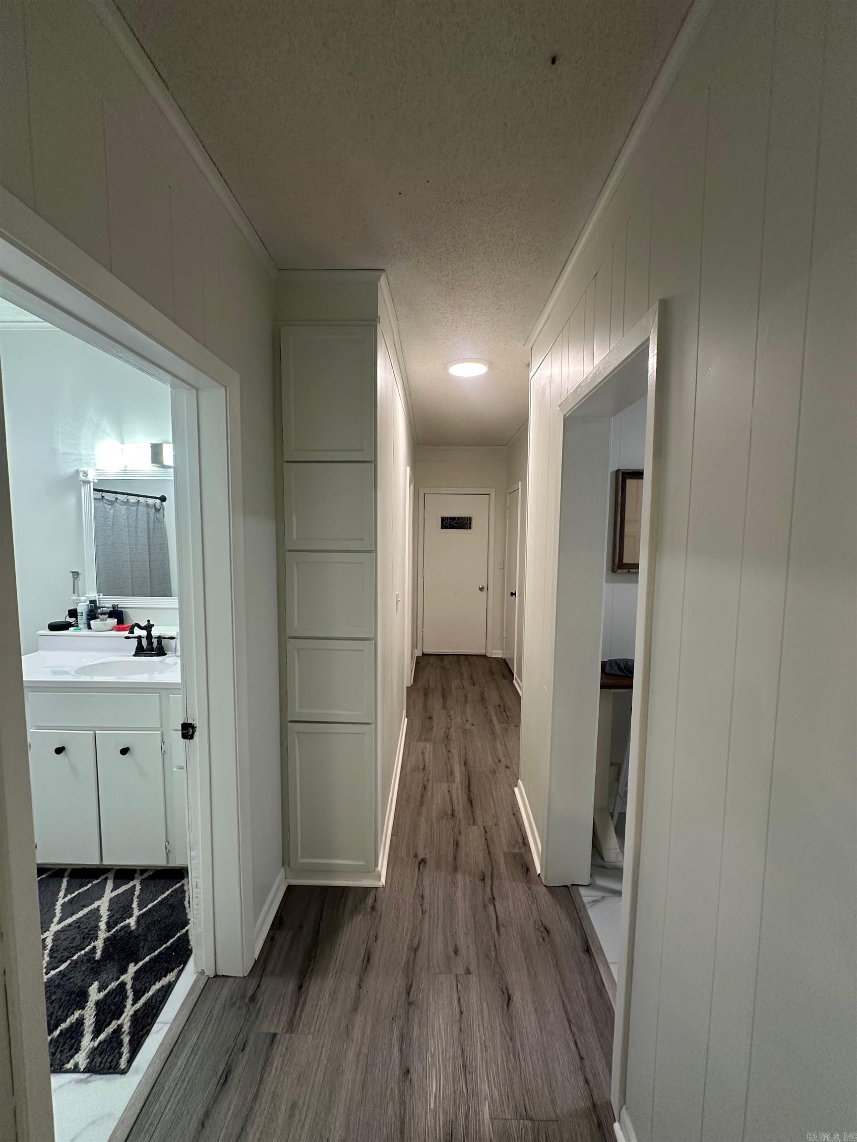 160 N Oak  Newark, AR
