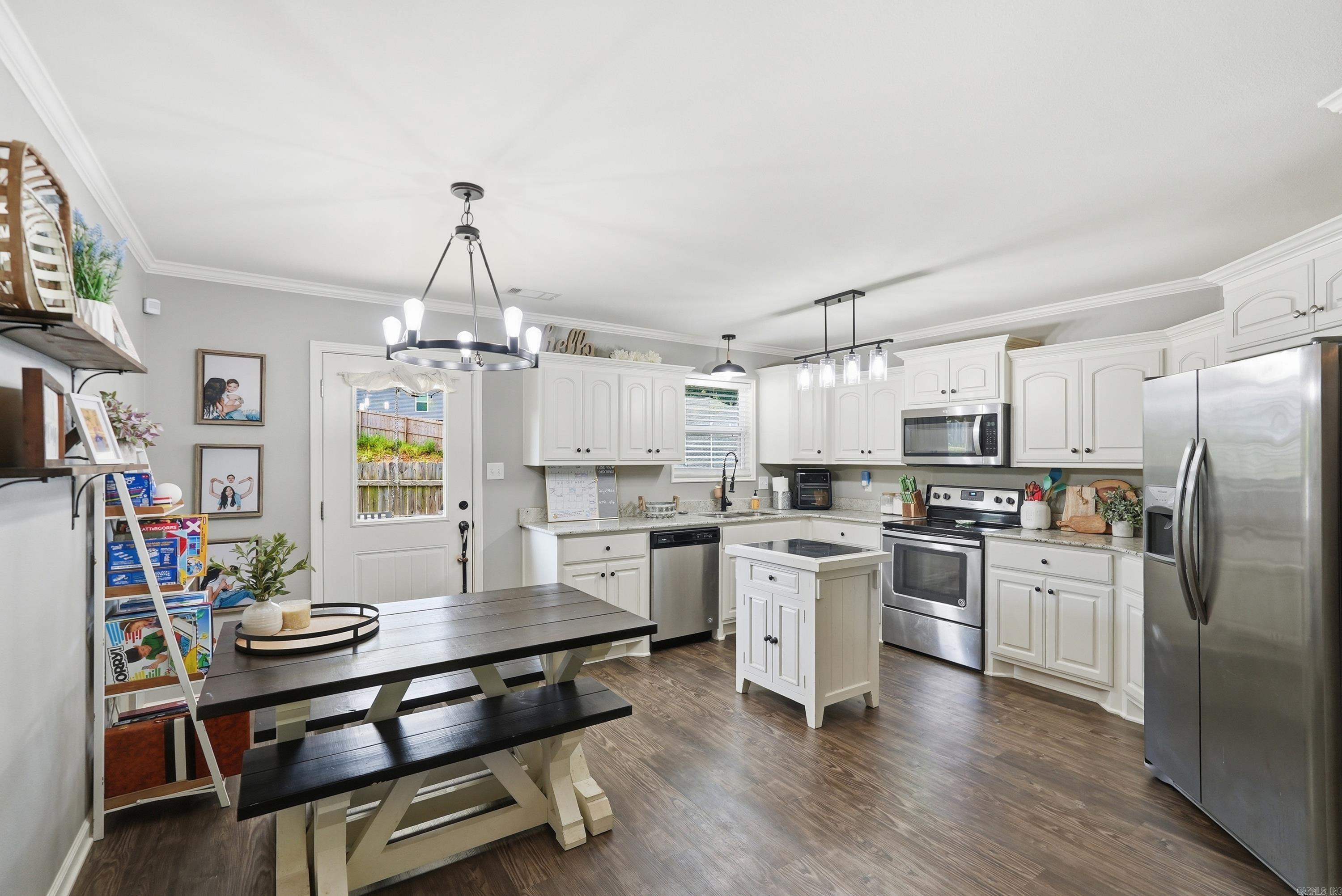 1135 J W  Benton, AR