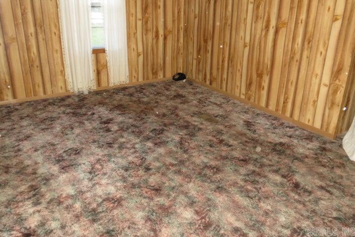 1457 W River Drive  Strawberry, AR