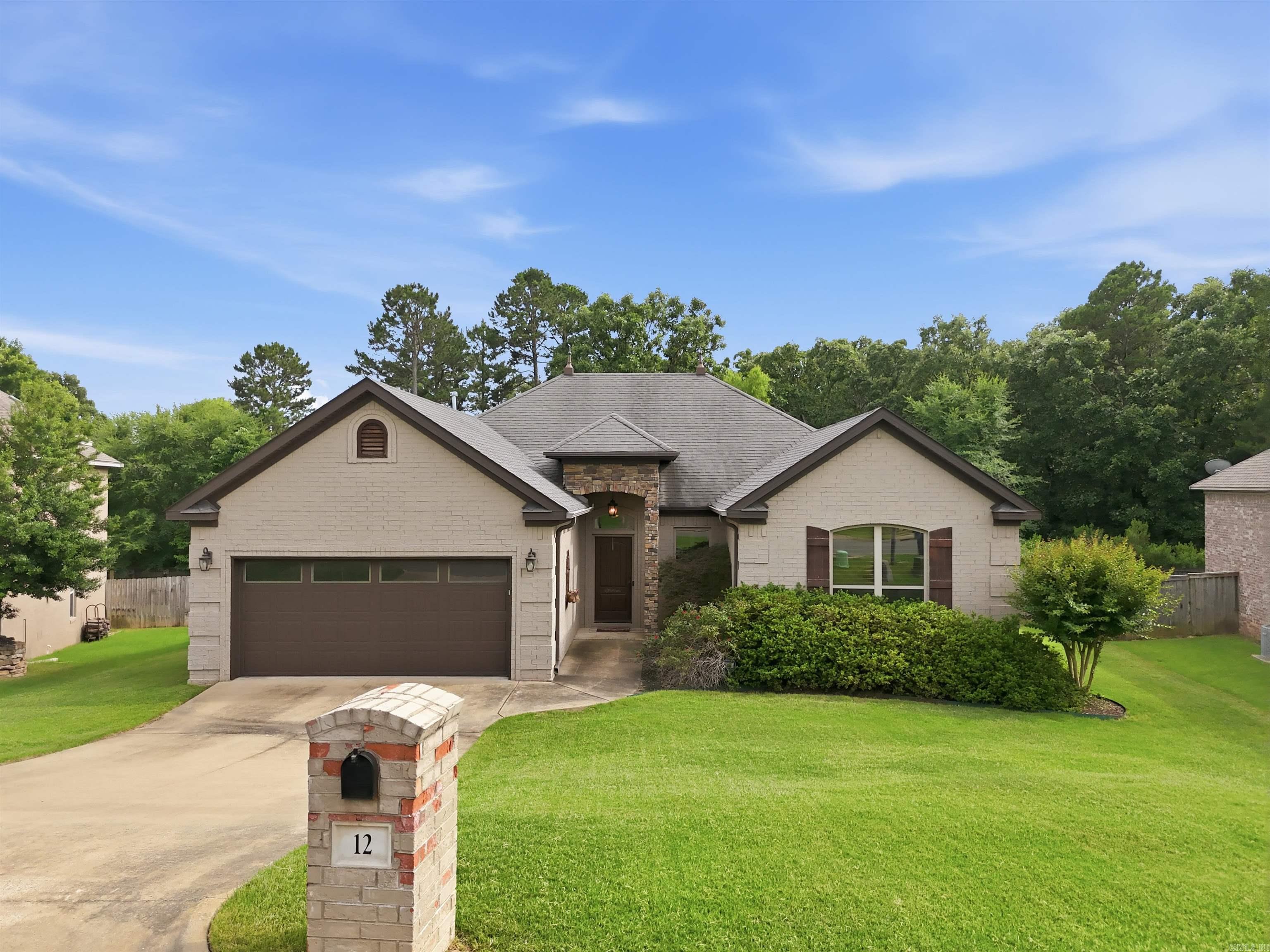 12 Cedar  Maumelle, AR