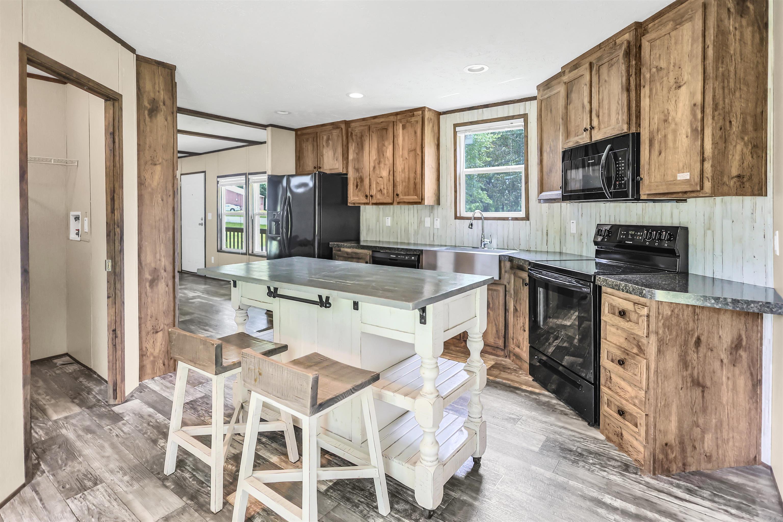 101 Barentine  Amity, AR