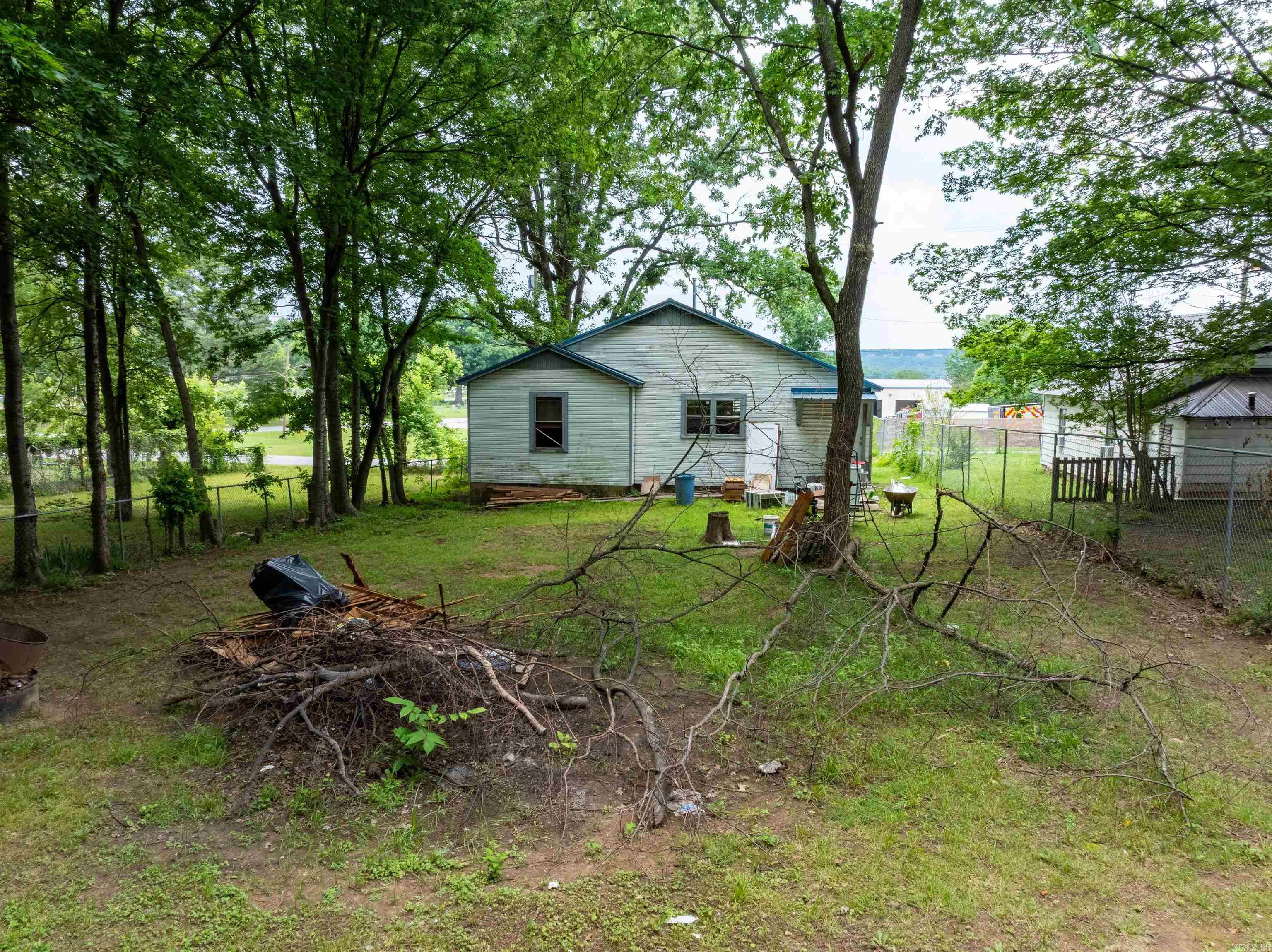 1525 Grays  Batesville, AR