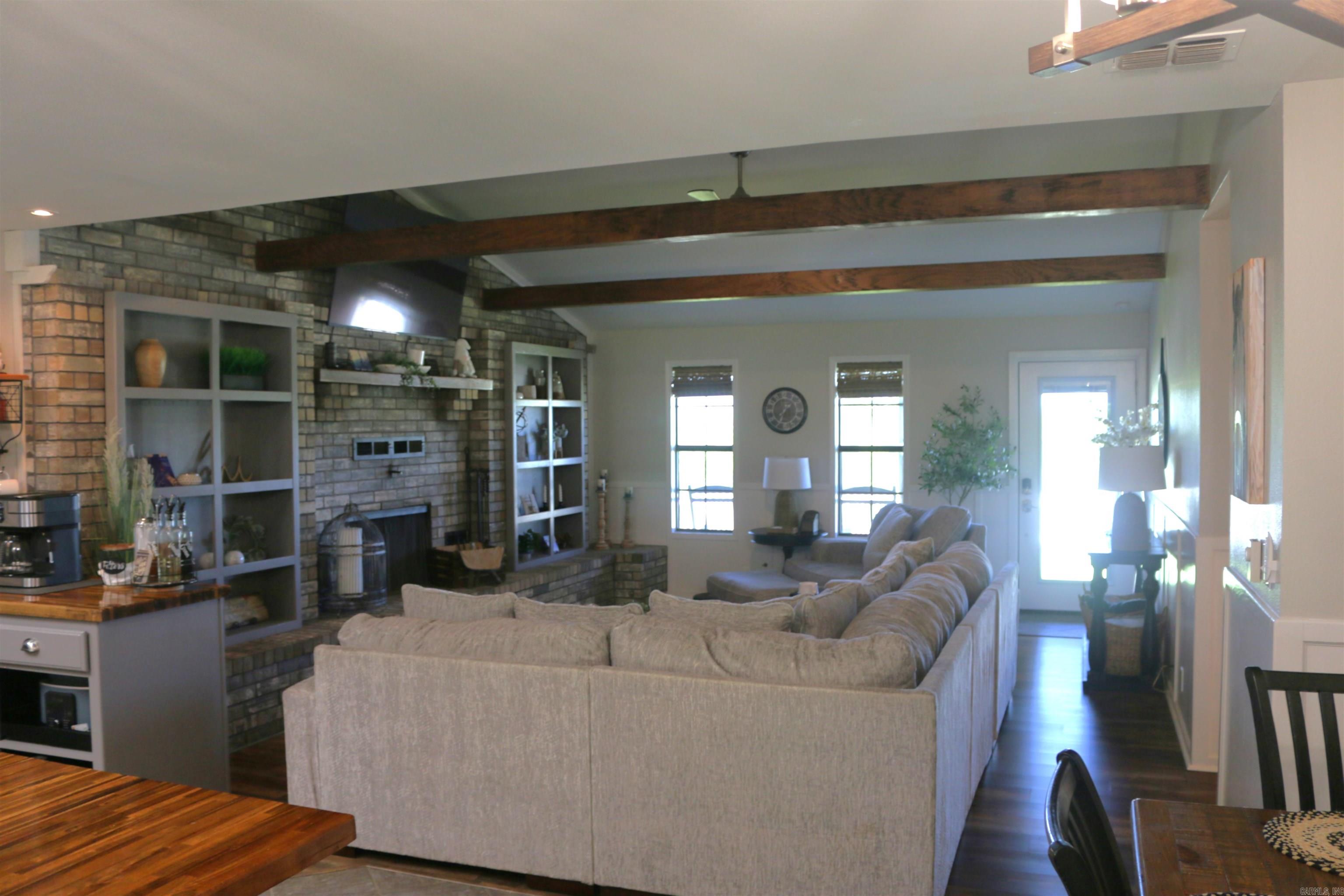 128 POLK RD 42 Road Mena, AR 71953