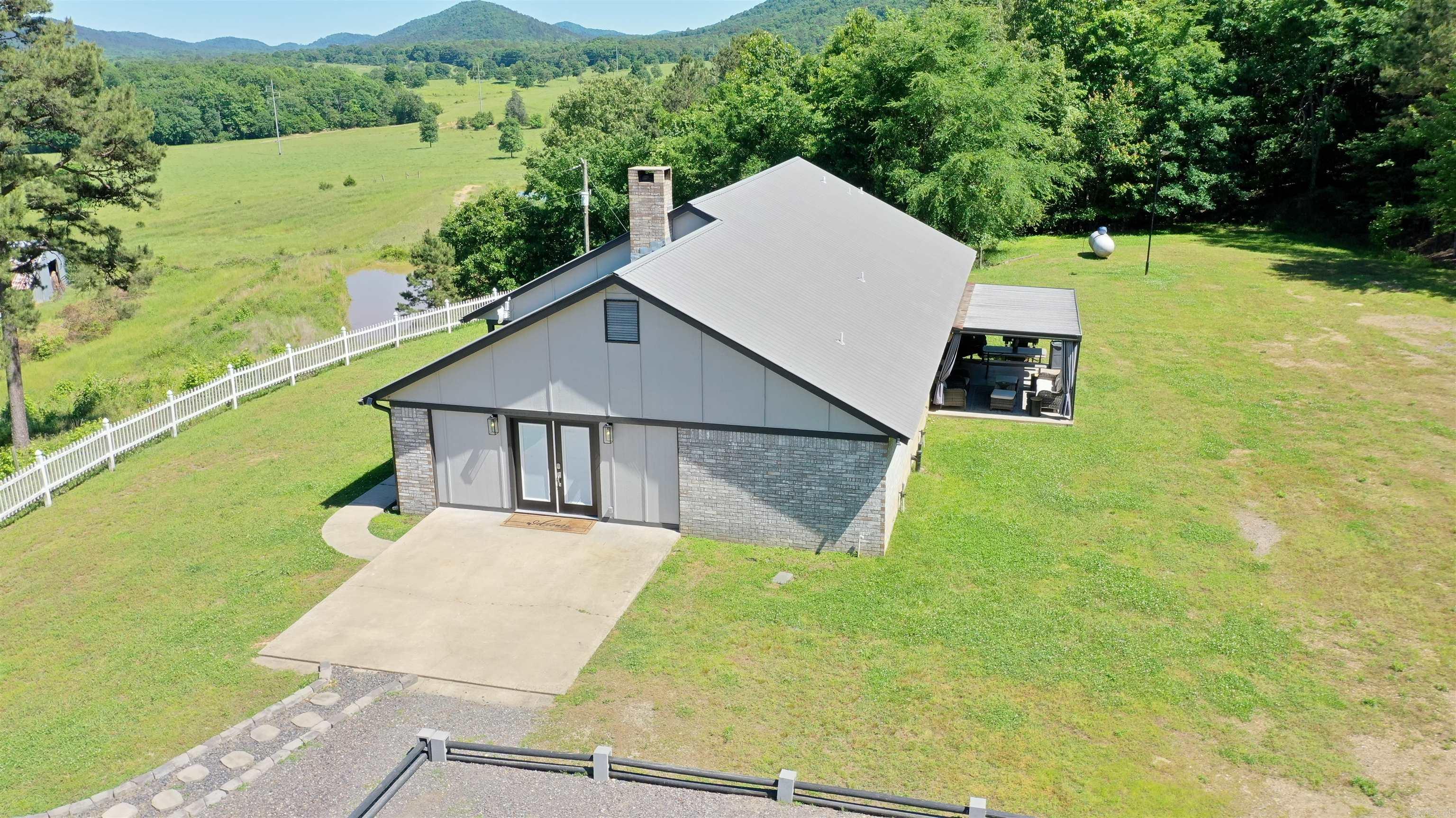 128 POLK RD 42  Mena, AR