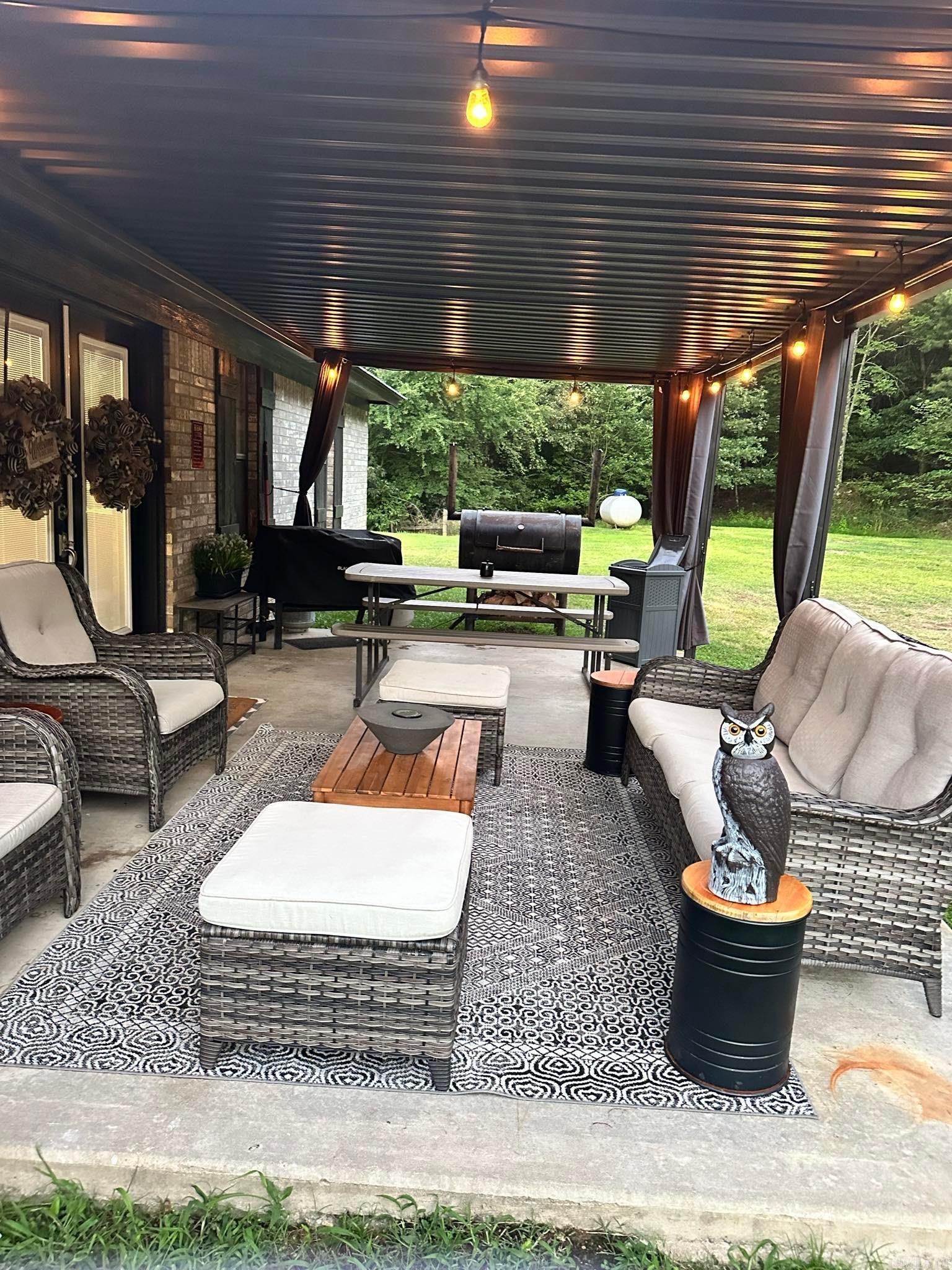 128 POLK RD 42  Mena, AR