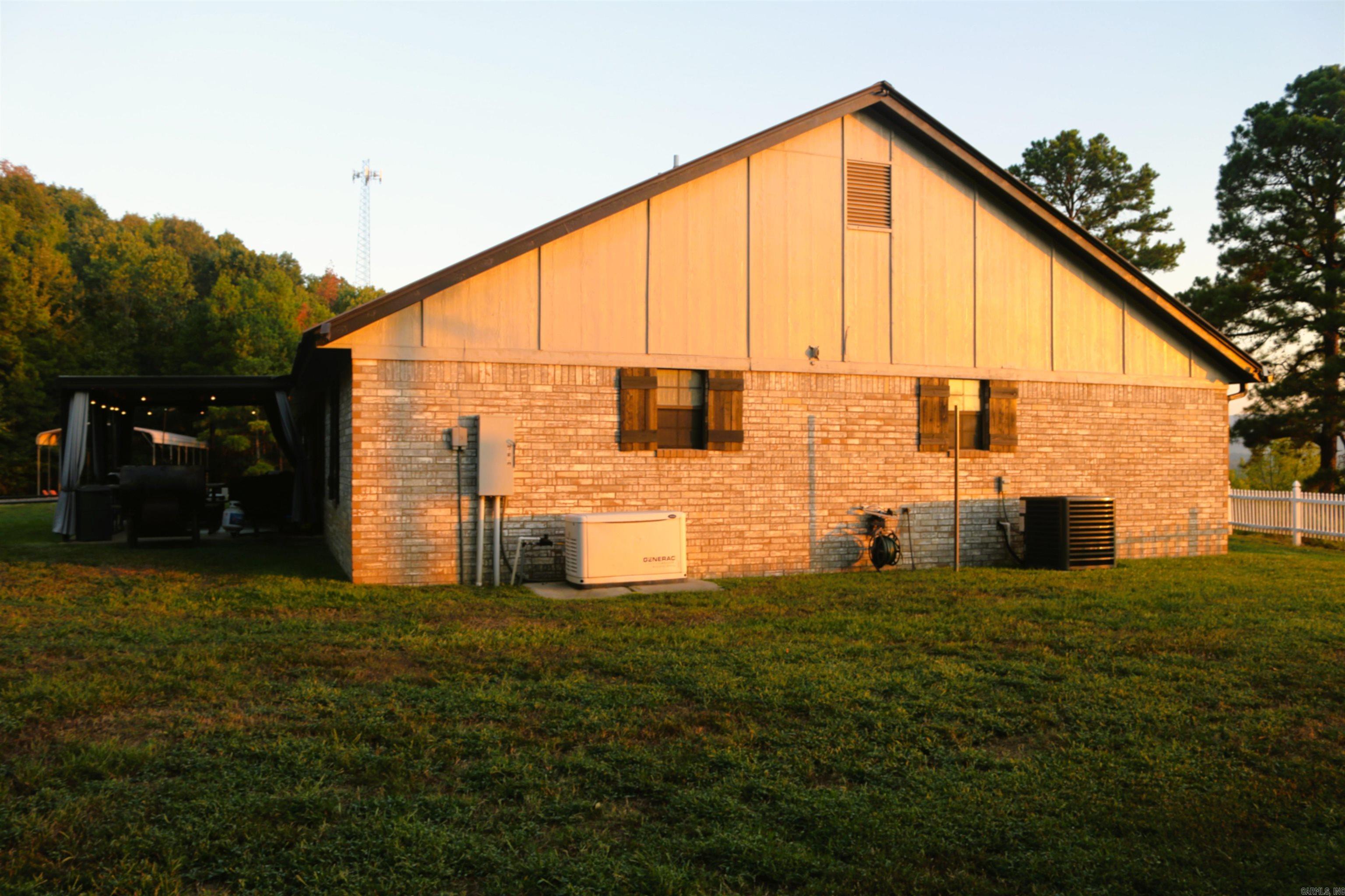 128 POLK RD 42  Mena, AR