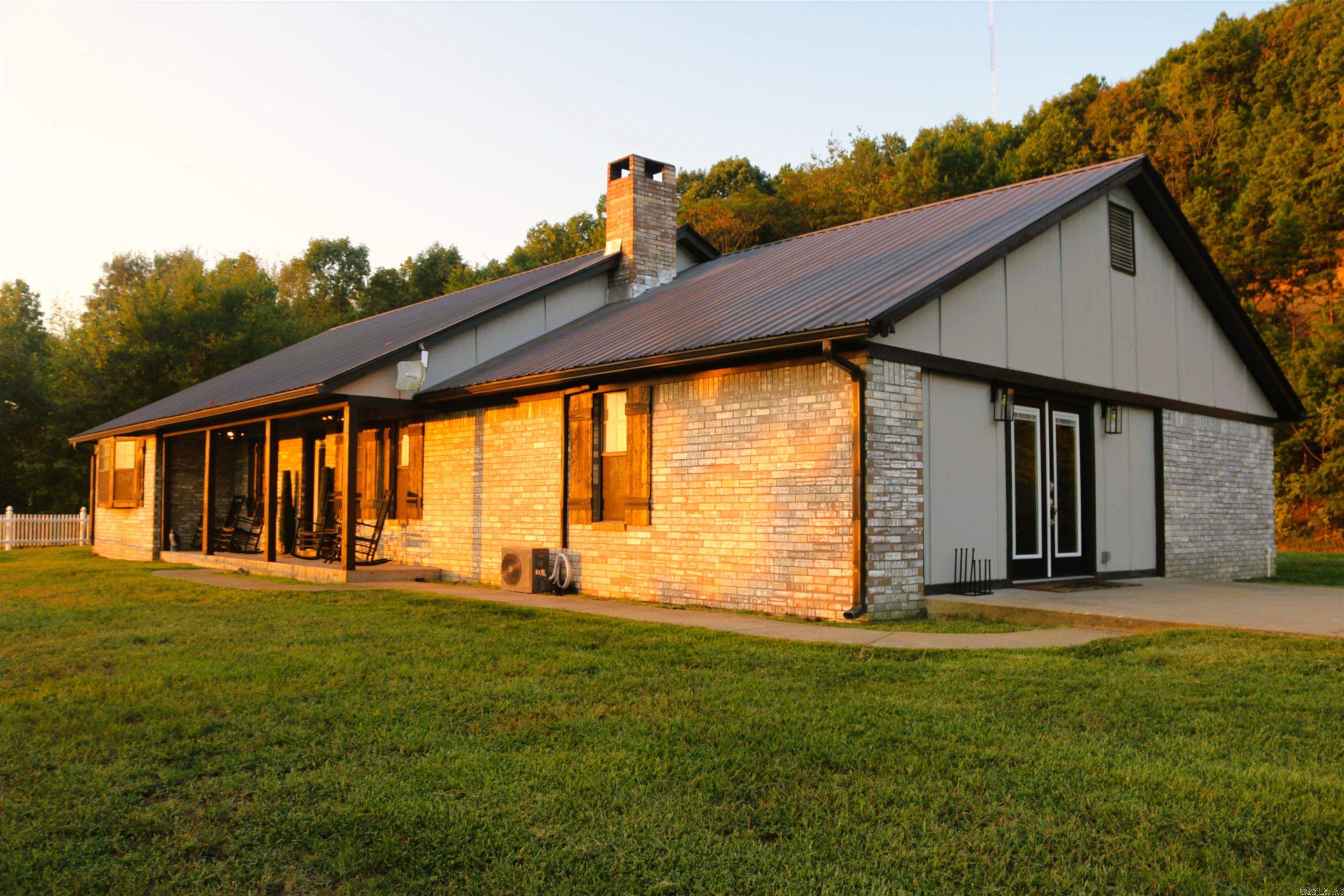 128 POLK RD 42  Mena, AR