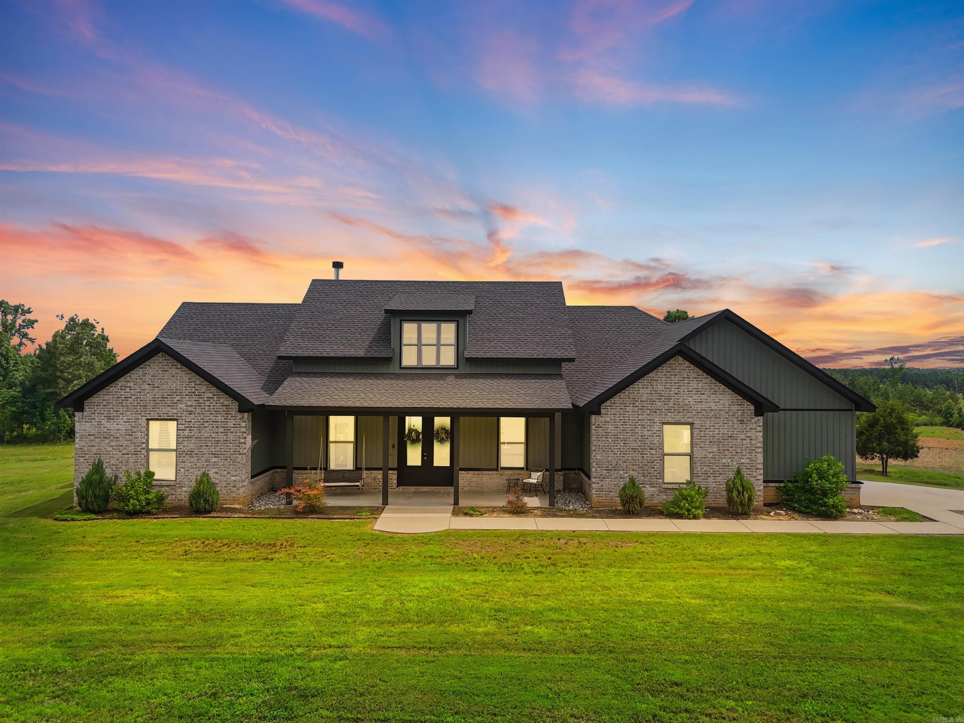 10549 Highway 298 Benton, AR 72019