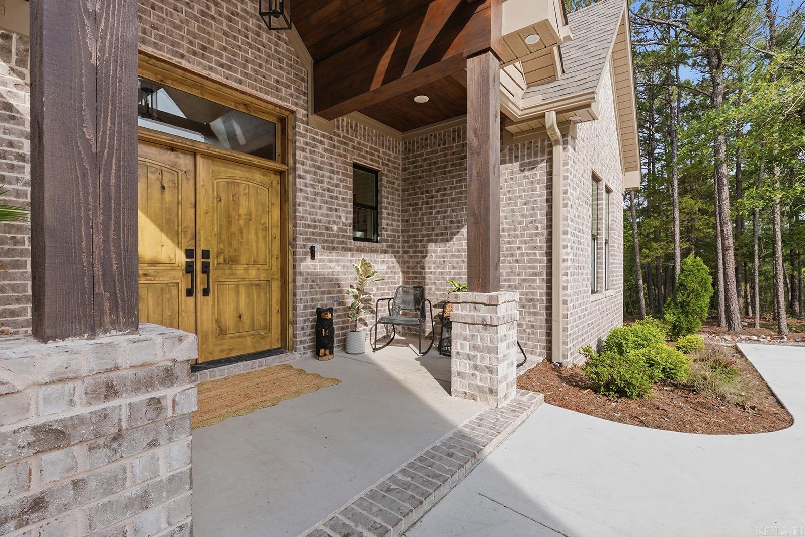 77 Letrista Dr Hot Springs Village, AR 71909