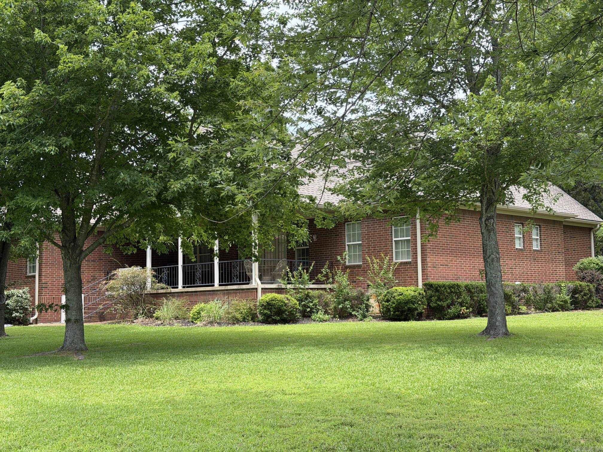 206 N Riggsville Drive  Mountain View, AR