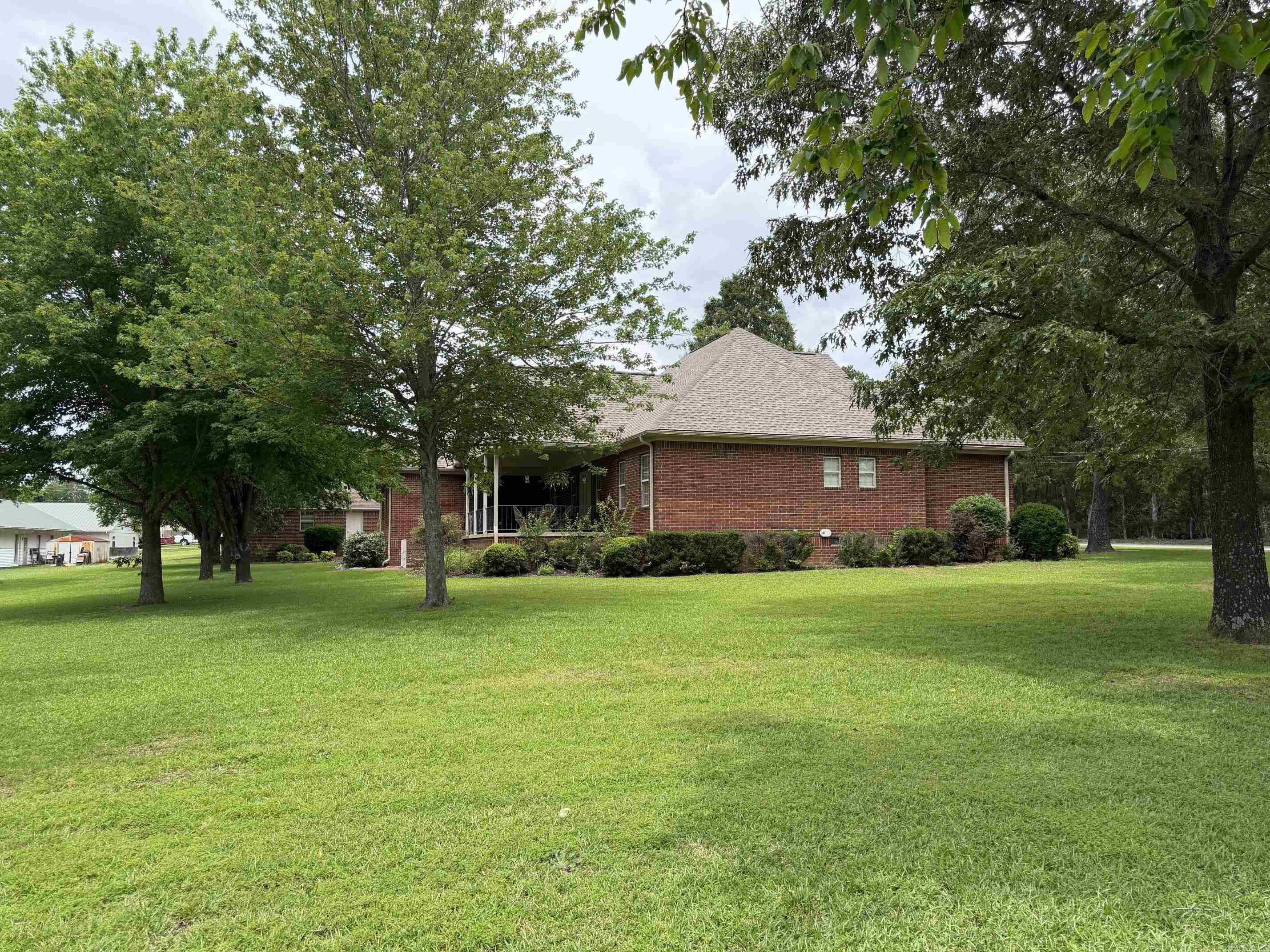 206 N Riggsville Drive  Mountain View, AR