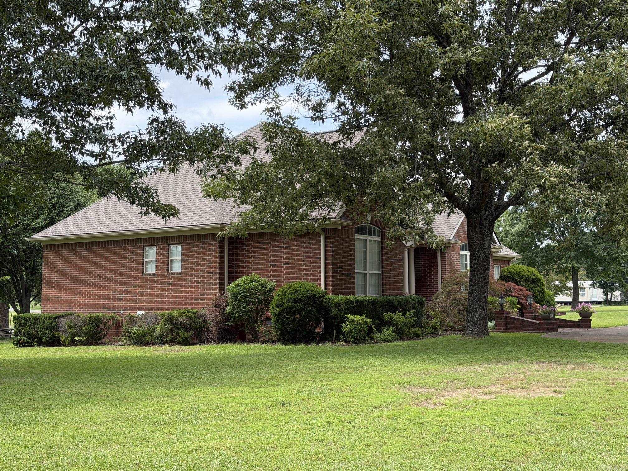 206 N Riggsville Drive  Mountain View, AR