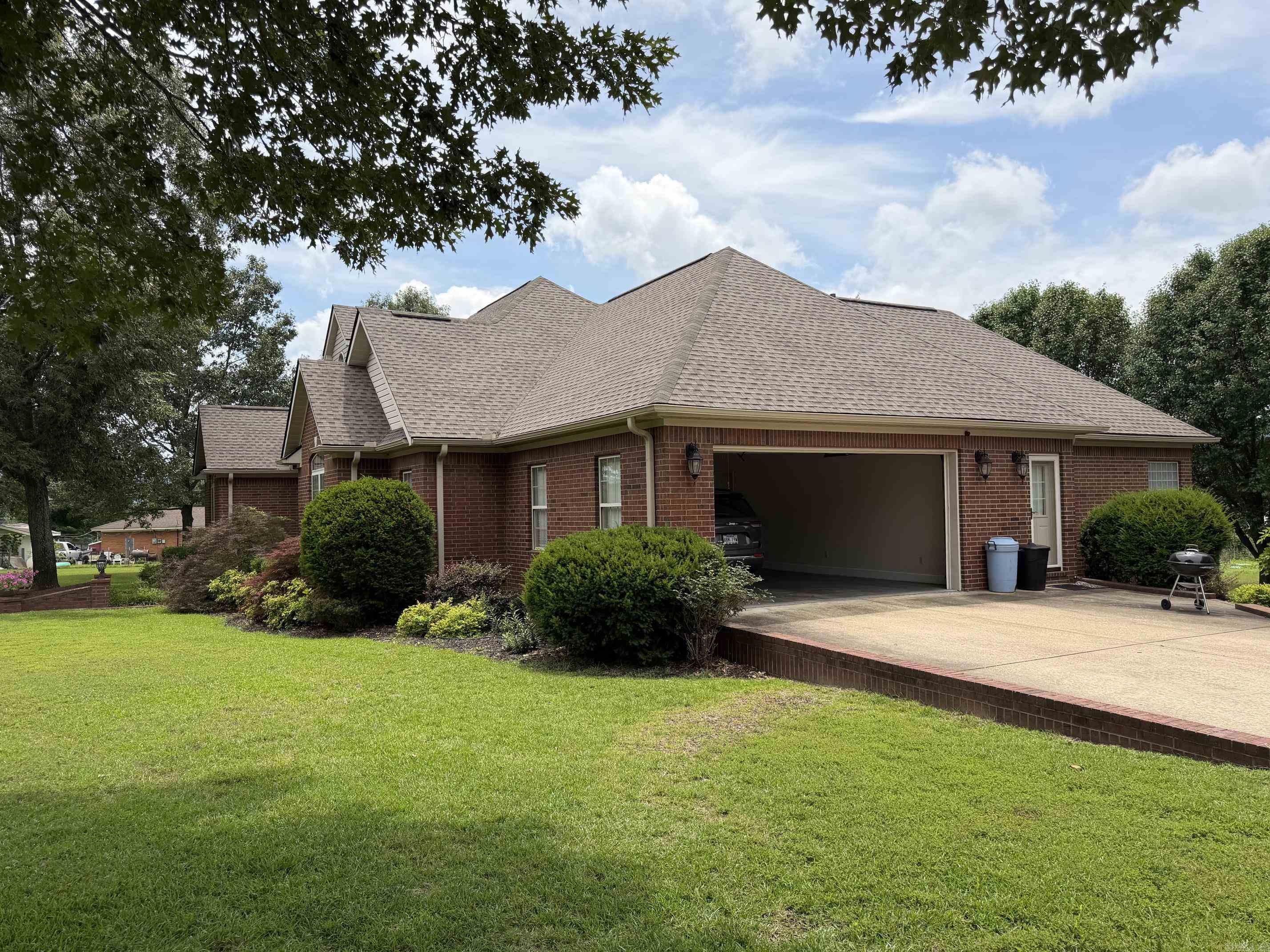 206 N Riggsville Drive  Mountain View, AR