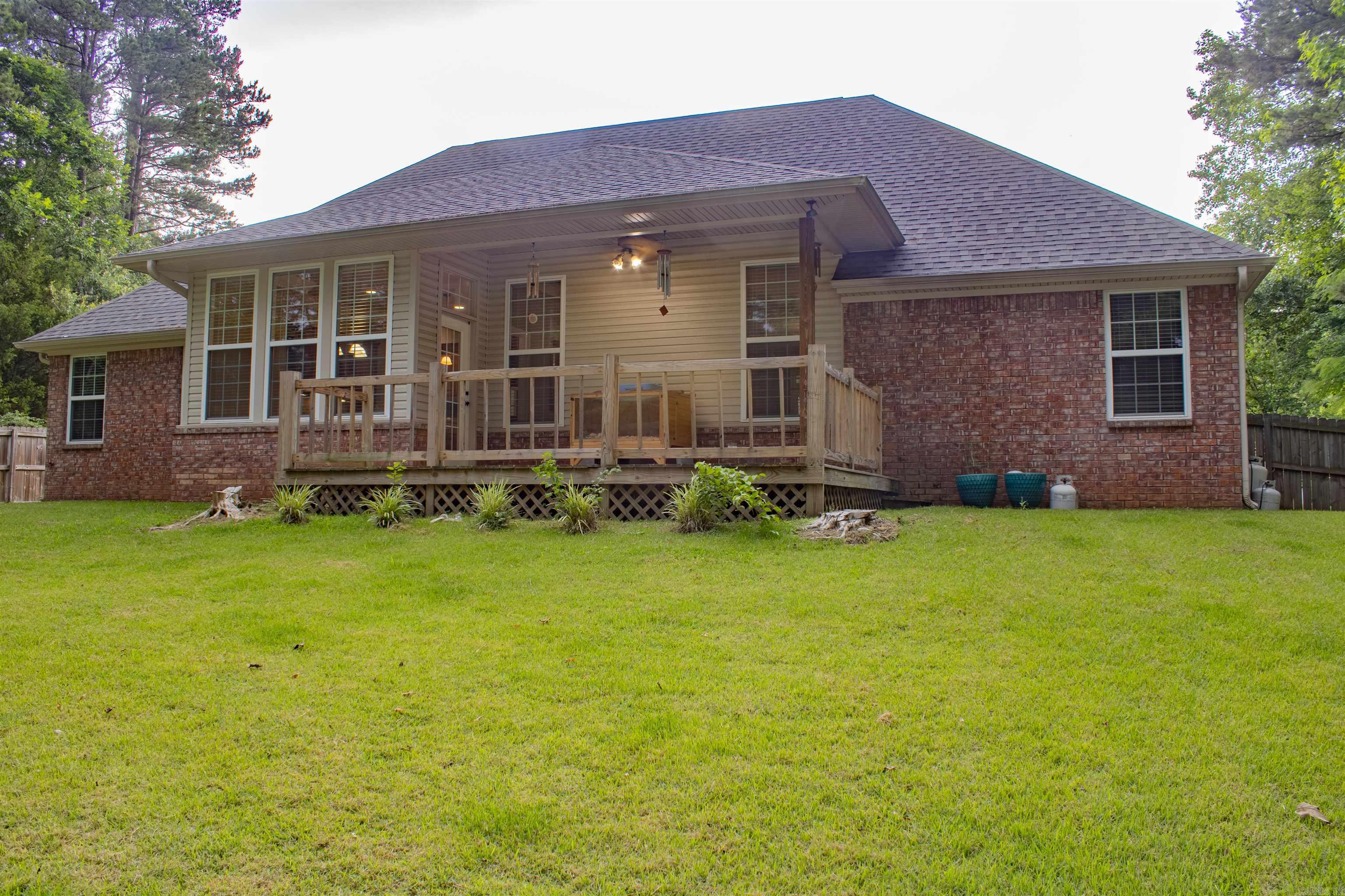 1003 Hope Cir  Mena, AR