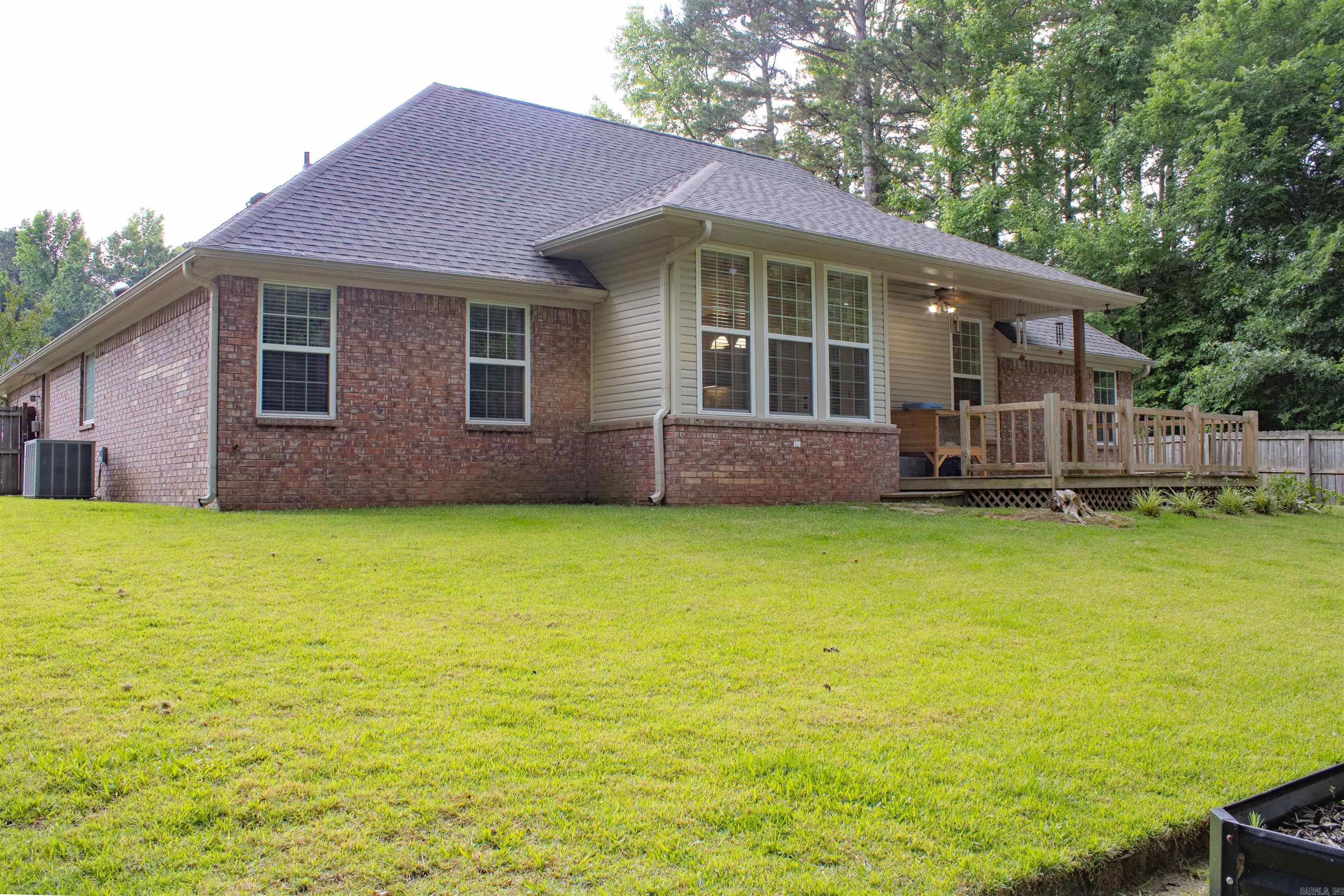 1003 Hope Cir  Mena, AR