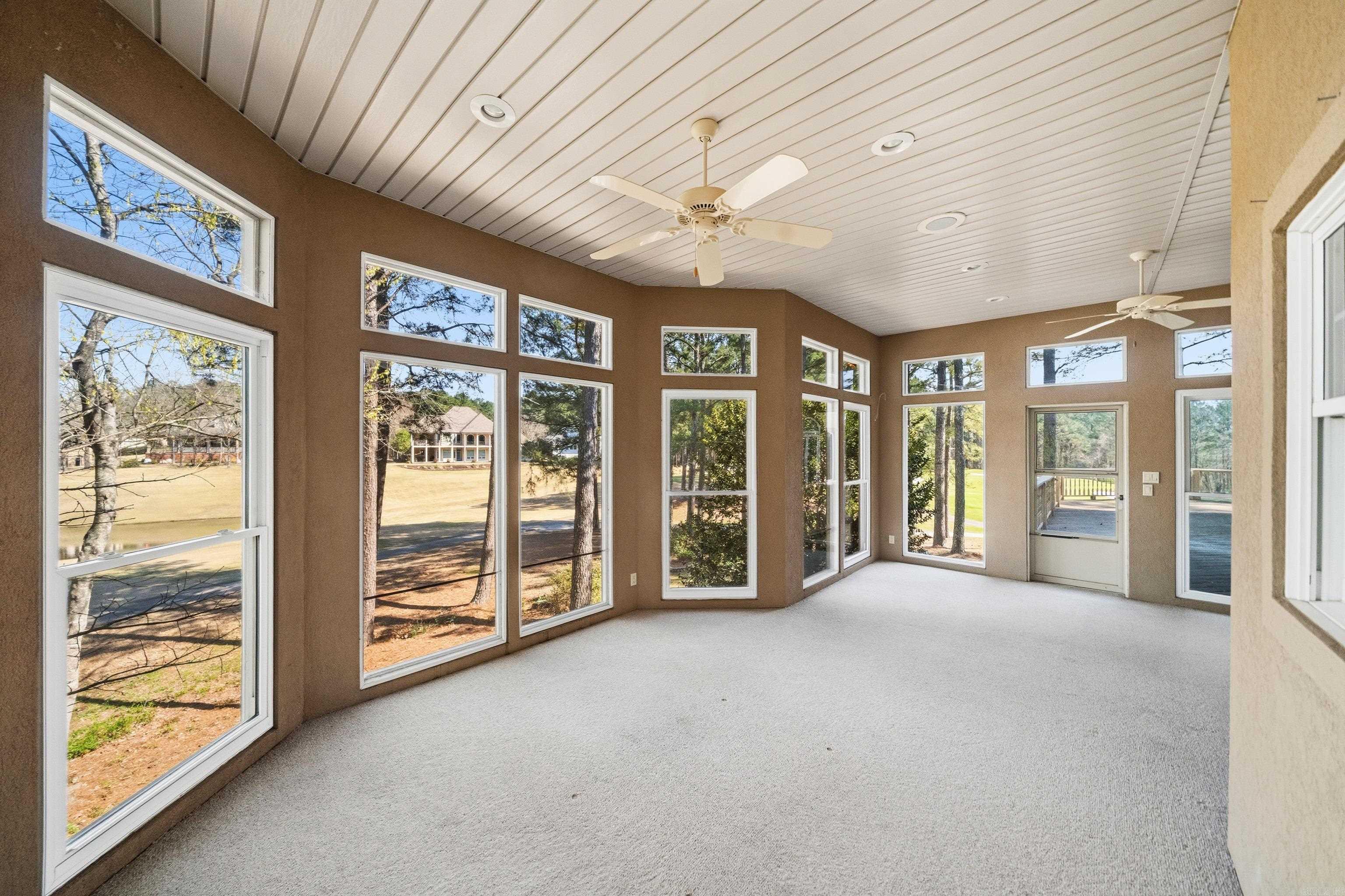 12 Loyola Ln  Hot Springs Village, AR