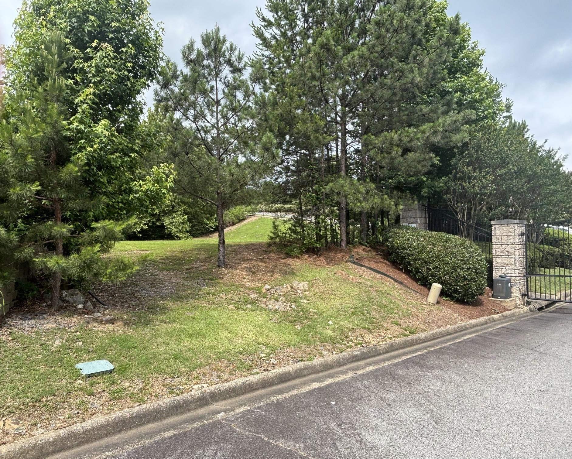 2 Bella  Little Rock, AR