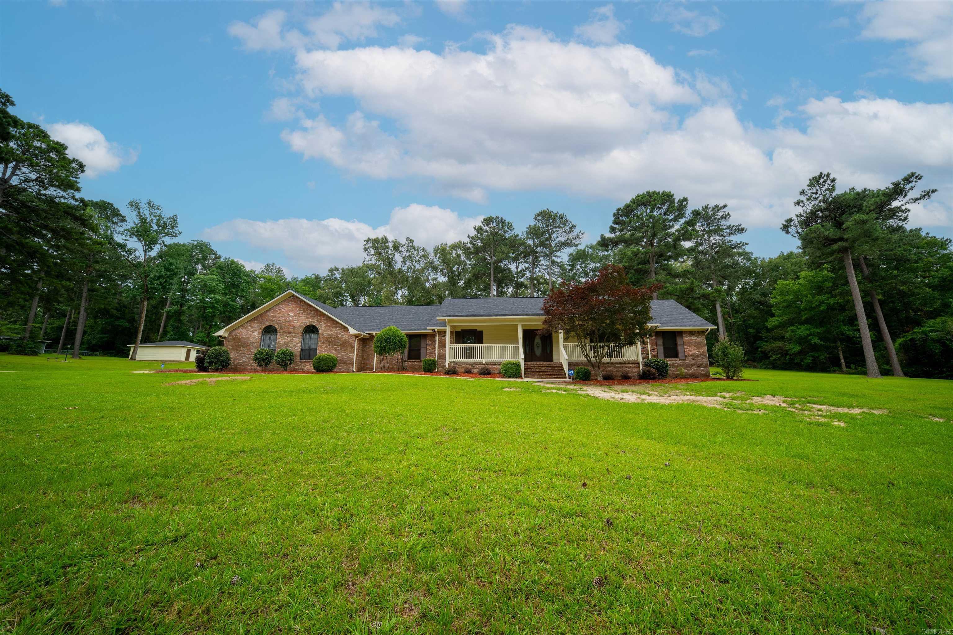 1265 Hollow Hills  Camden, AR