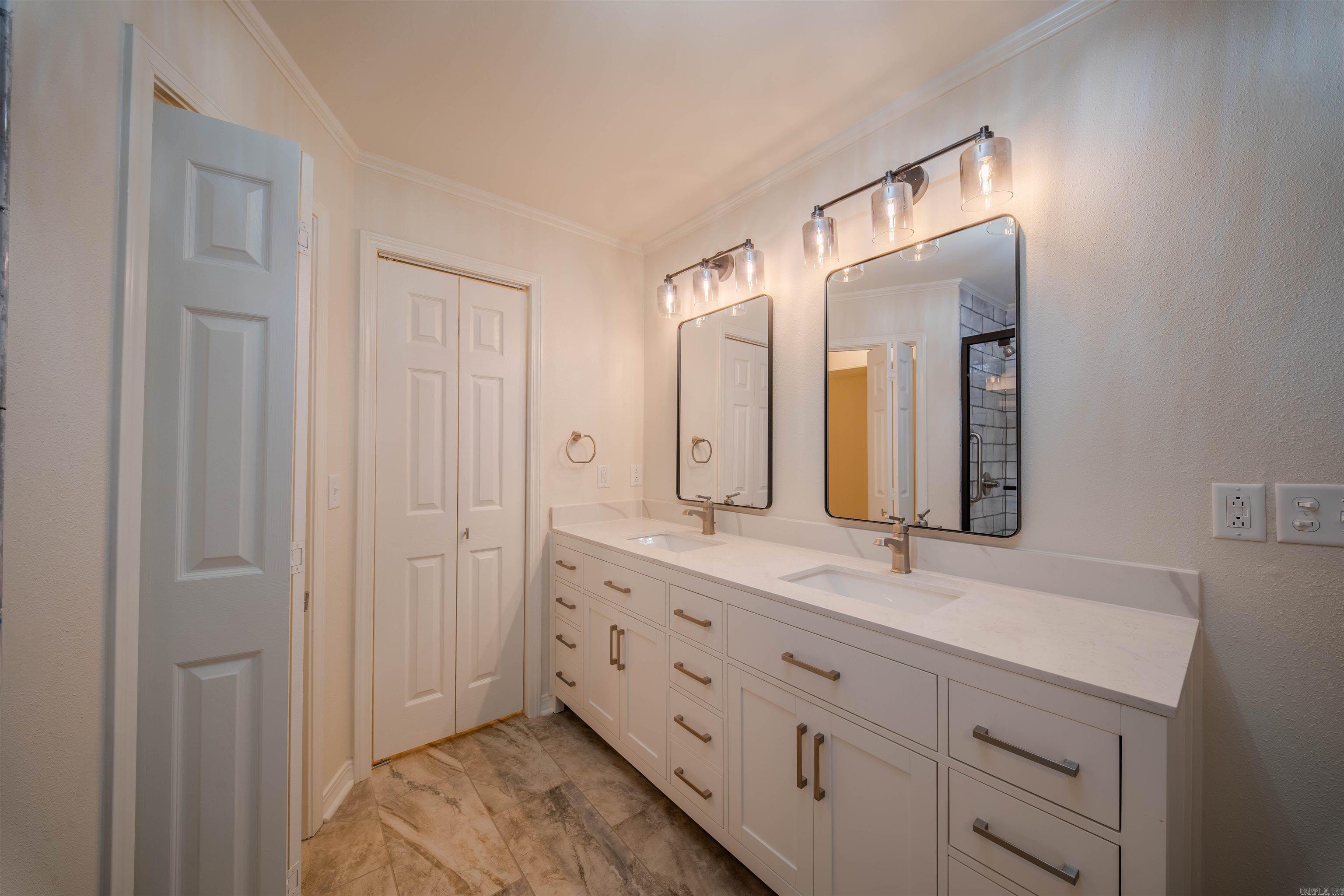 1265 Hollow Hills  Camden, AR