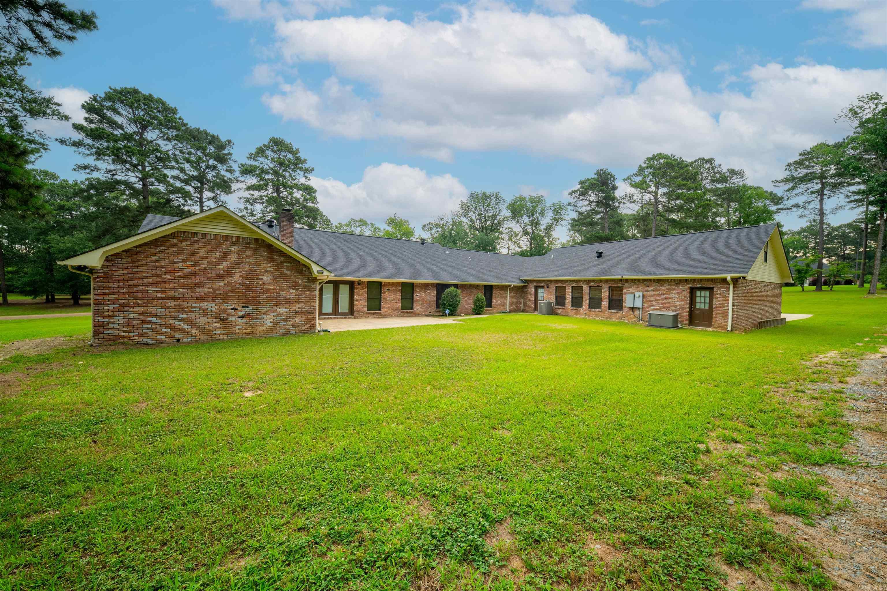 1265 Hollow Hills  Camden, AR