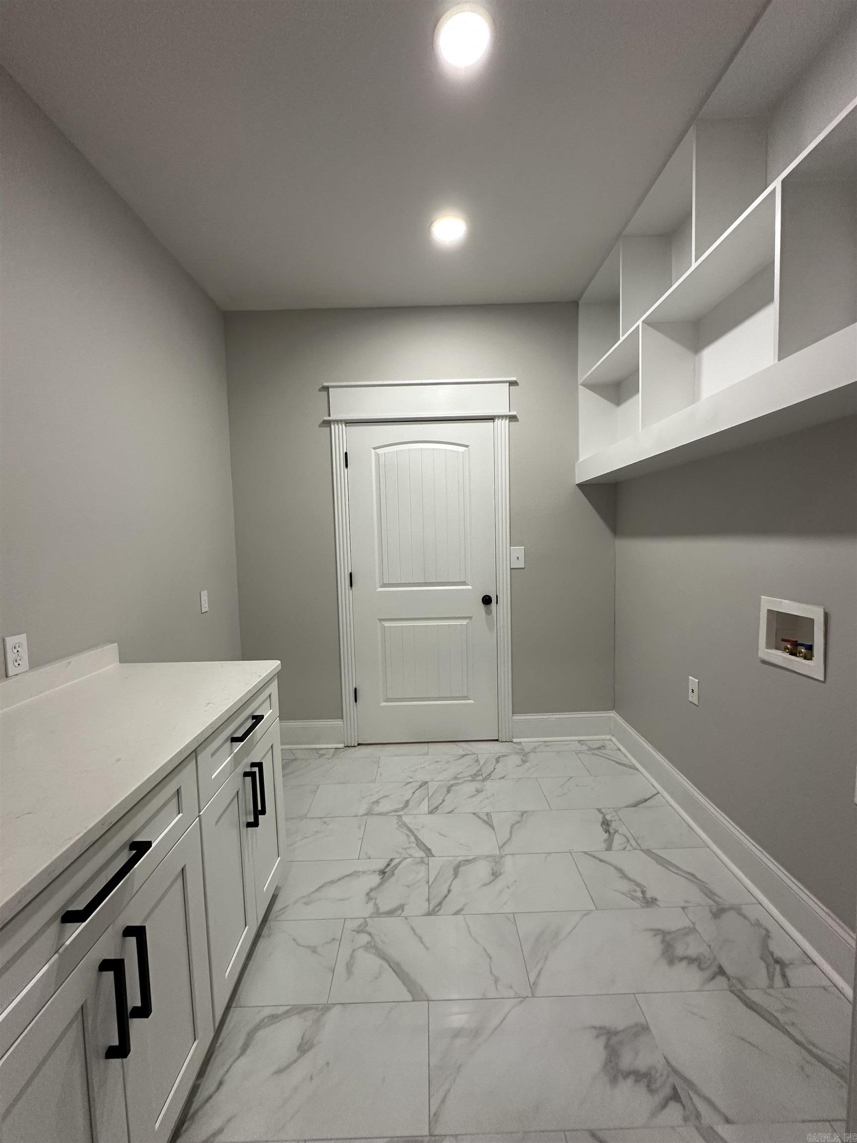 8716 East Fairview  Hensley, AR