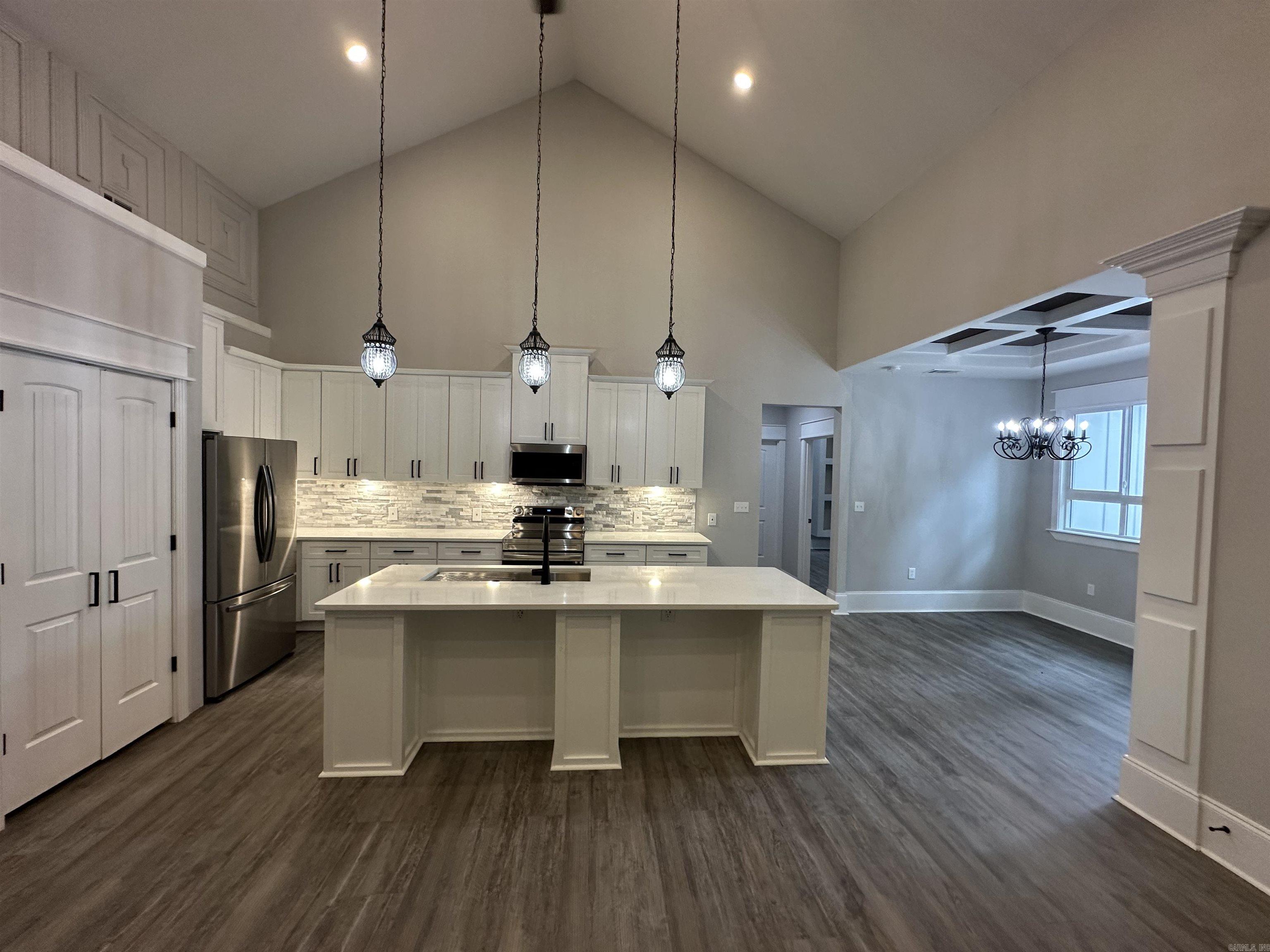 8716 East Fairview  Hensley, AR