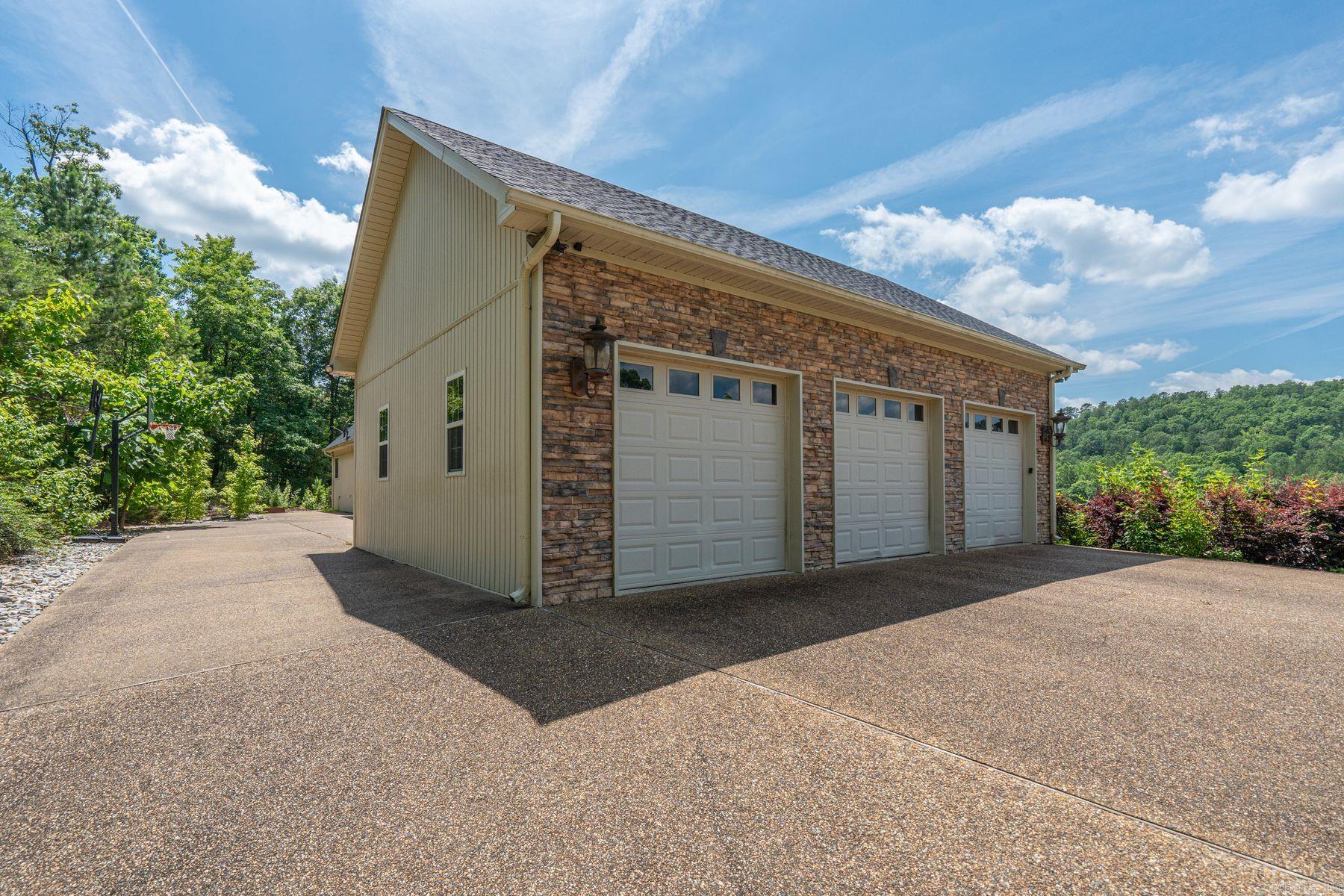 754 Peaceful Valley Road  Hot Springs, AR