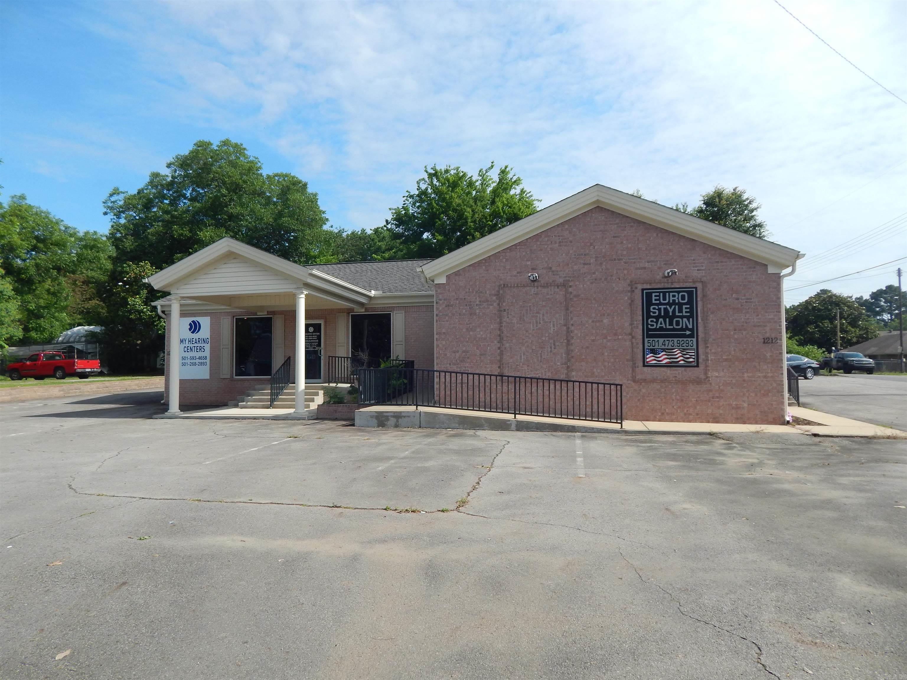 1210 E Race  Searcy, AR