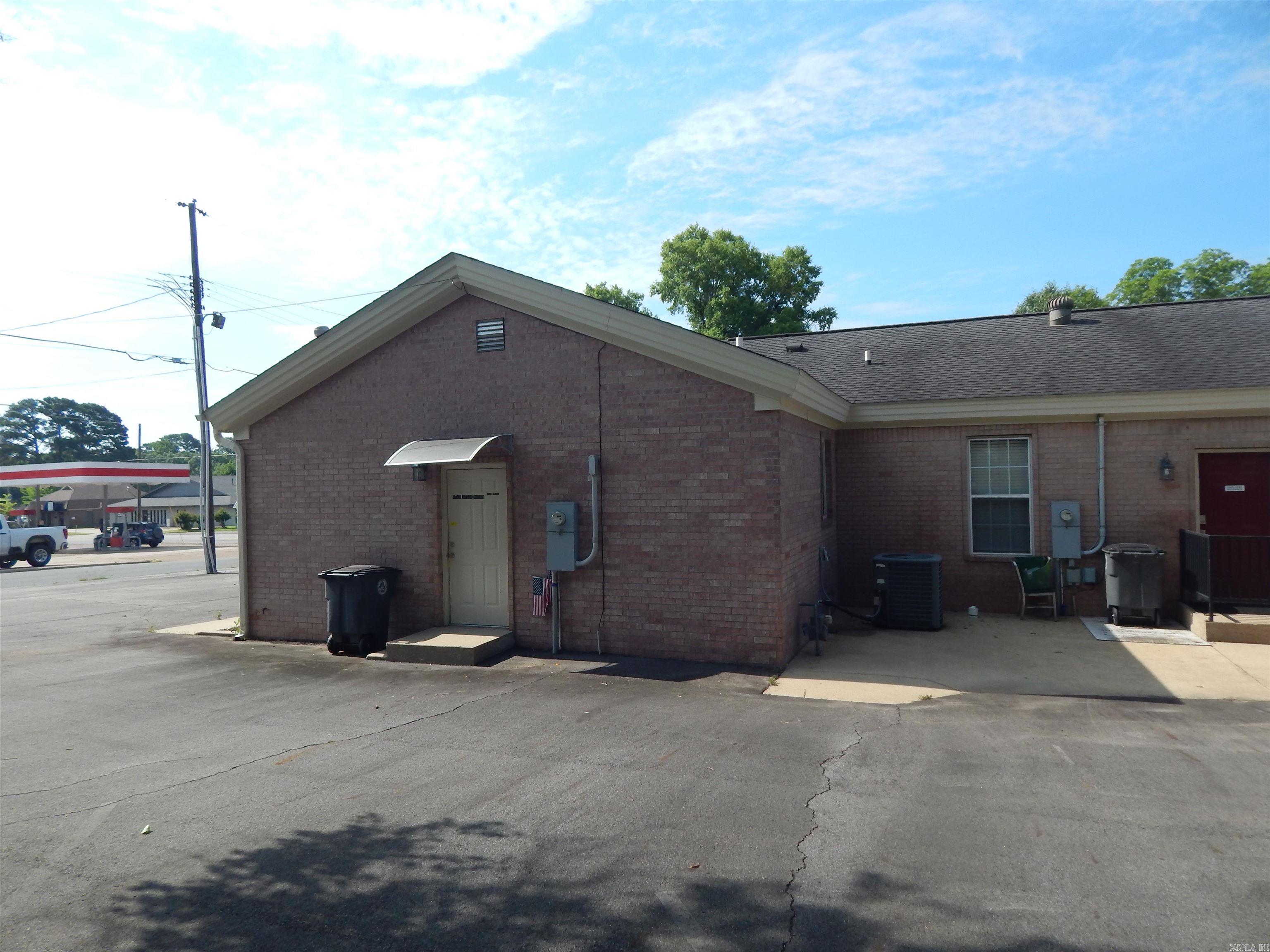 1210 E Race  Searcy, AR