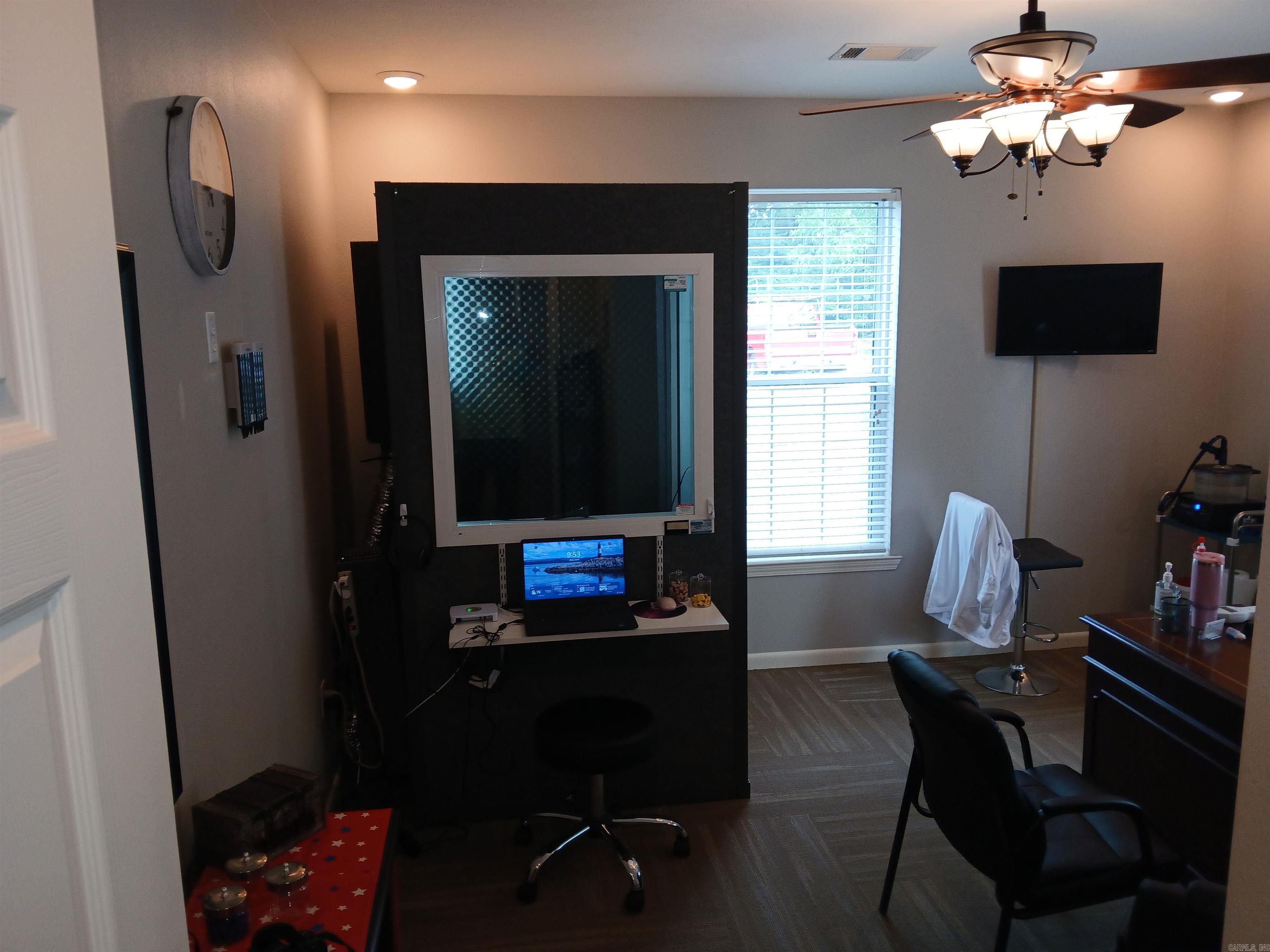 1210 E Race  Searcy, AR