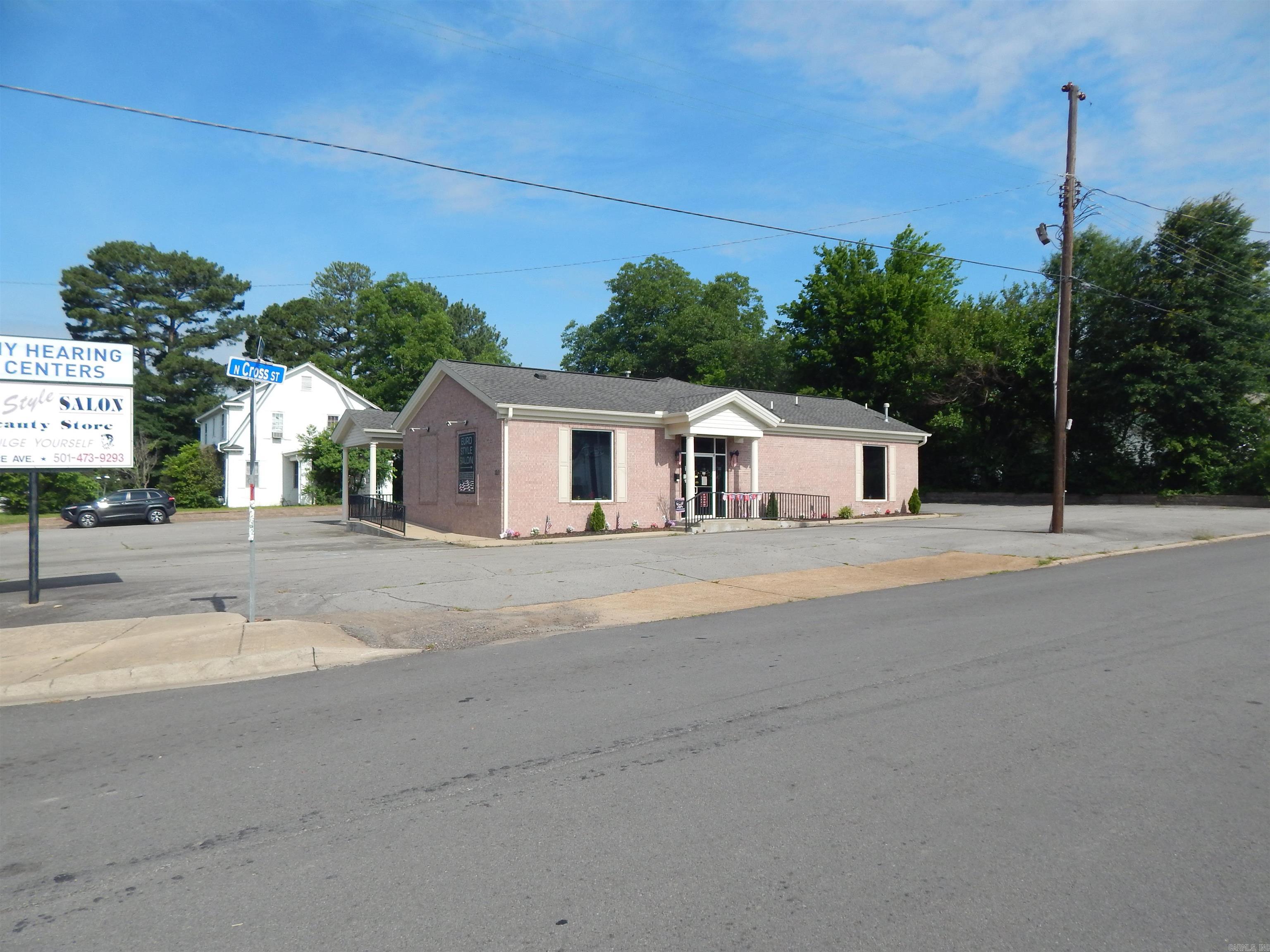 1210 E Race  Searcy, AR