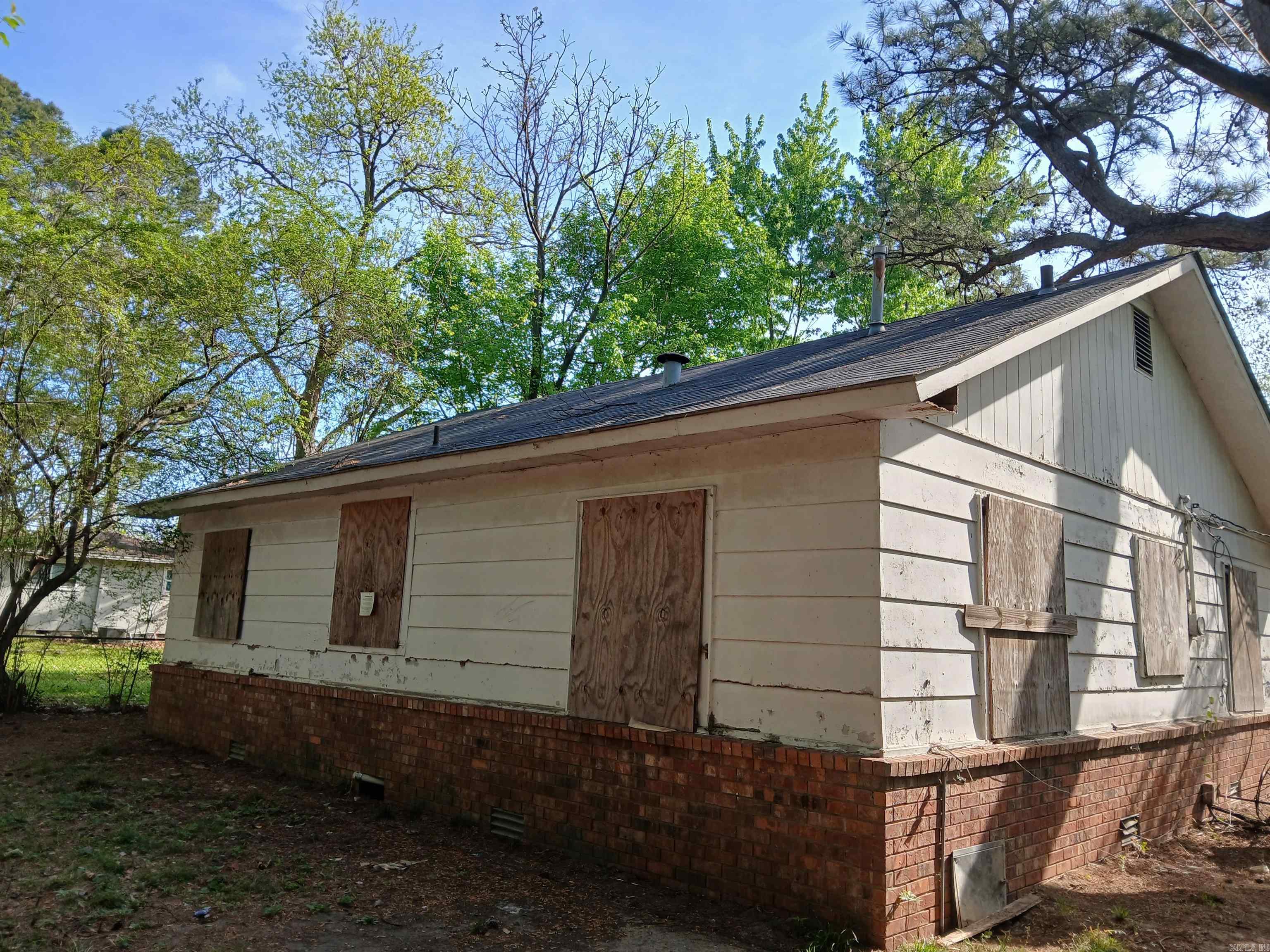305 S College St  Searcy, AR