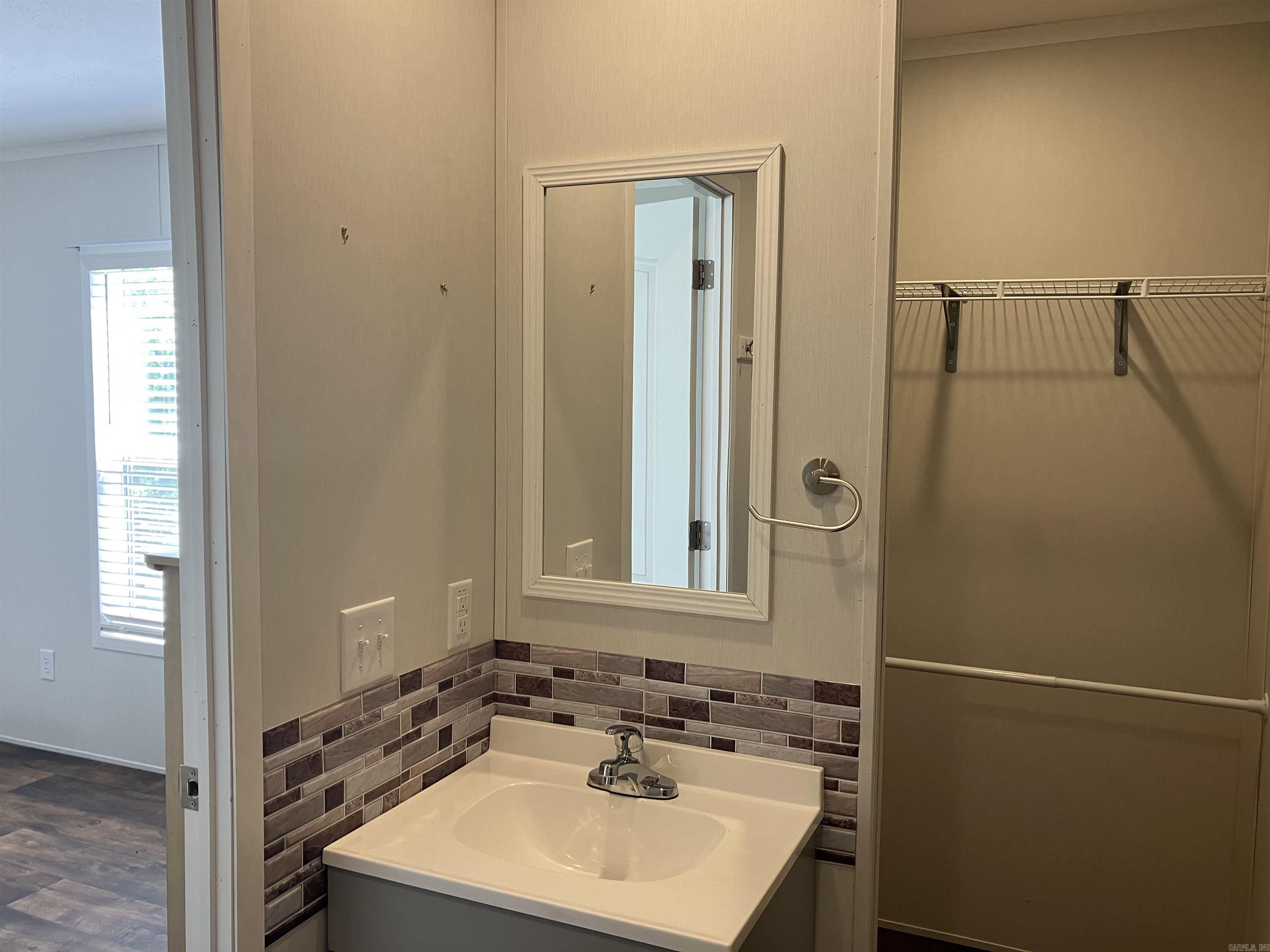 190 Waggoner St.  Norman, AR