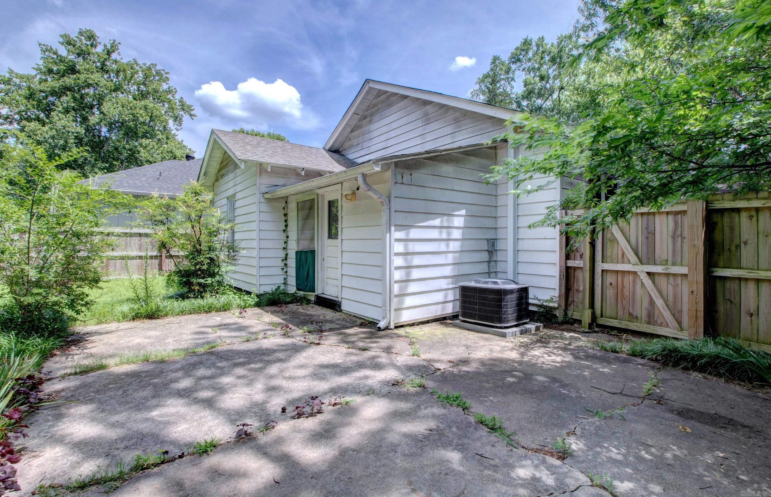 2028 Johnston  Conway, AR