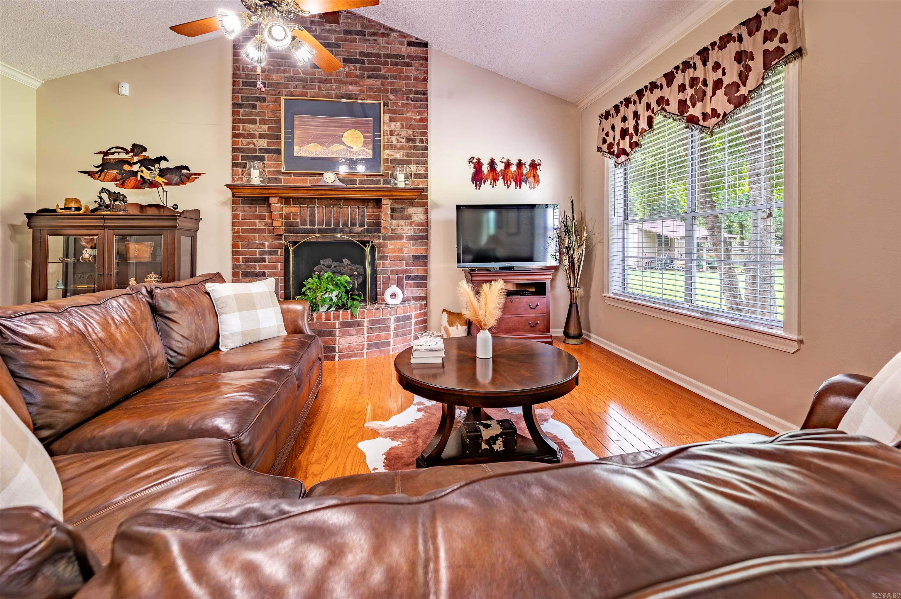 32 Rodeo  Austin, AR