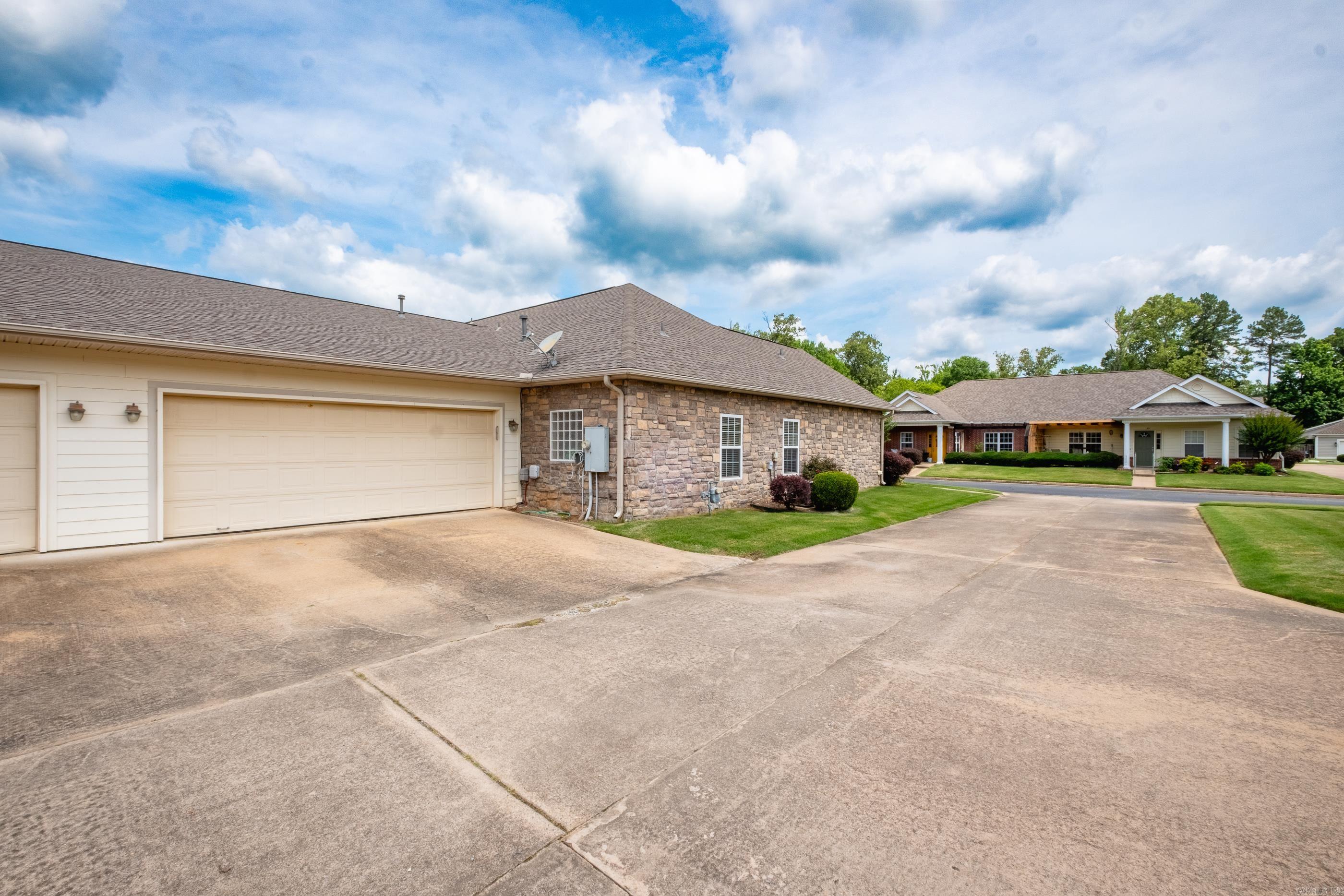 302 Stagecoach Village  Little Rock, AR