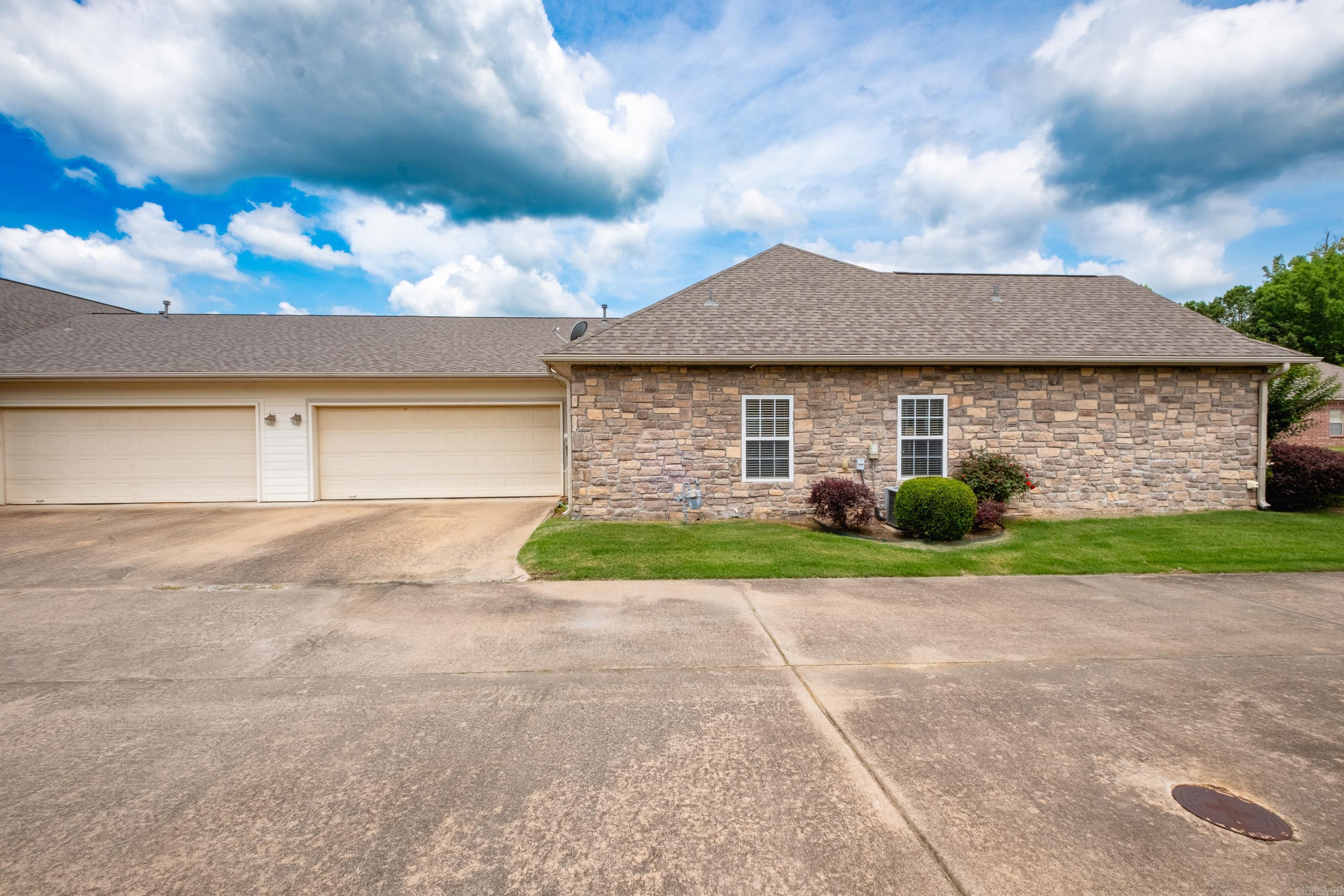 302 Stagecoach Village  Little Rock, AR