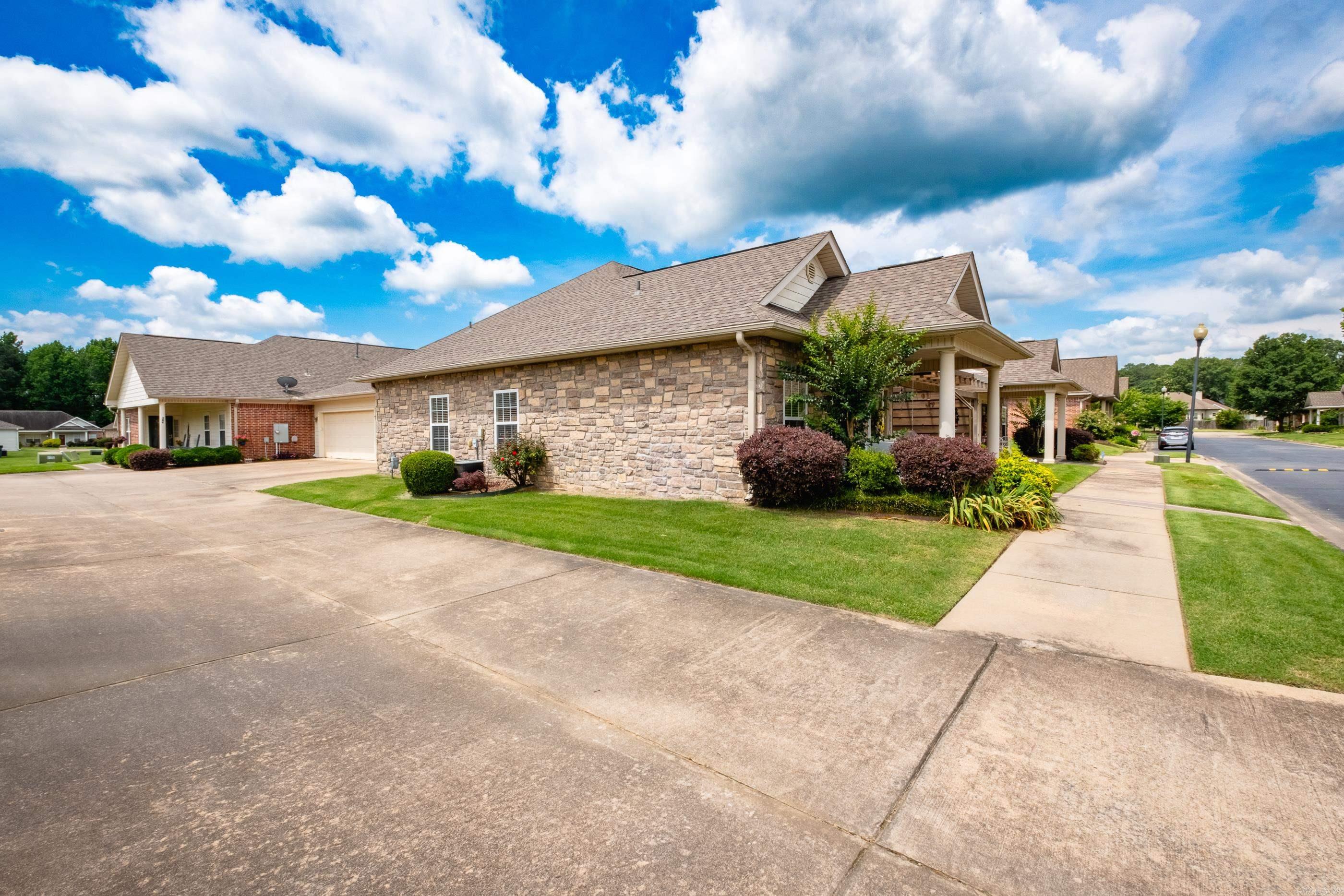 302 Stagecoach Village  Little Rock, AR