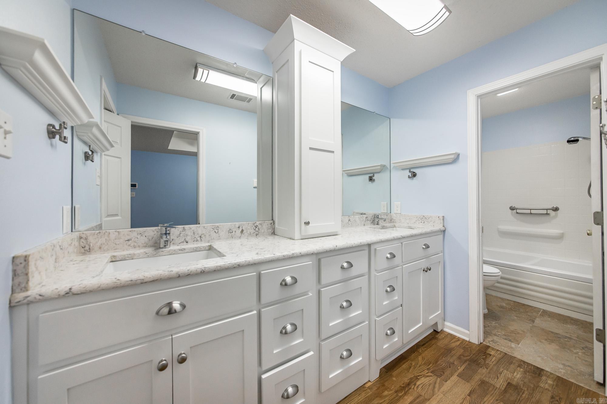 5085 Willow Glen  Sherwood, AR