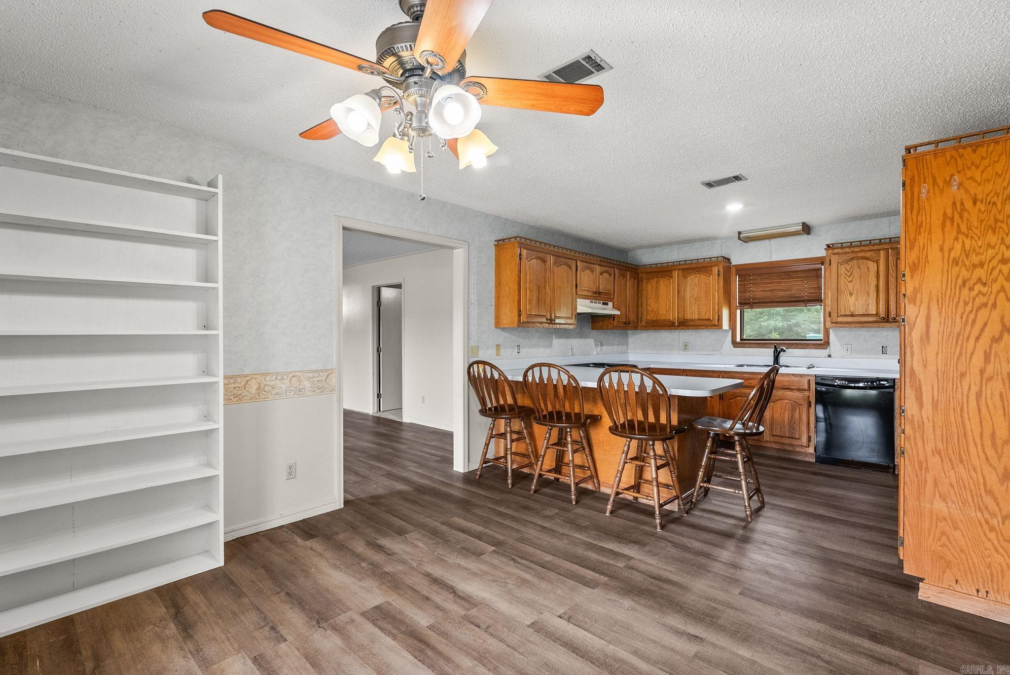 17 Oak Creek  Conway, AR