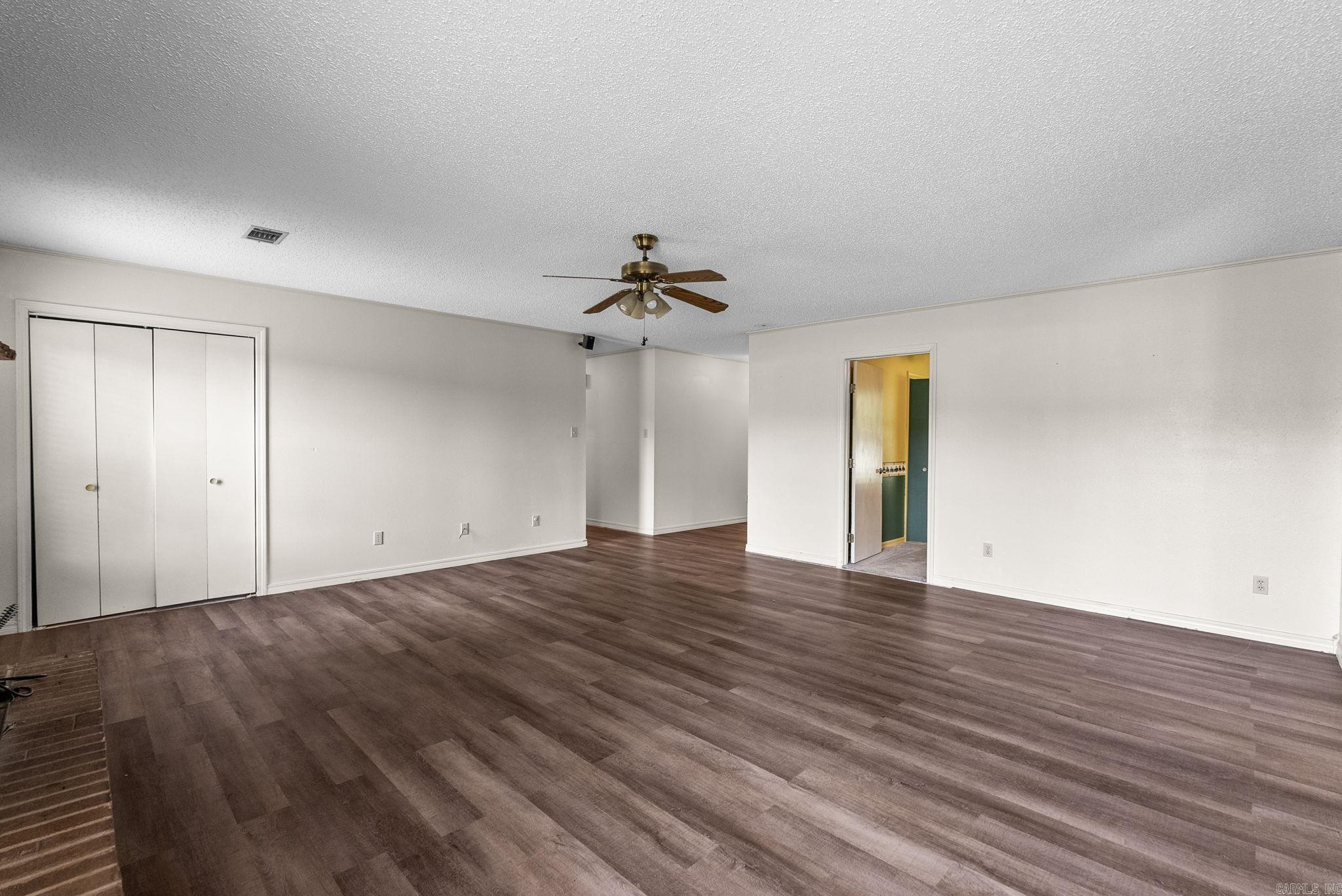 17 Oak Creek  Conway, AR