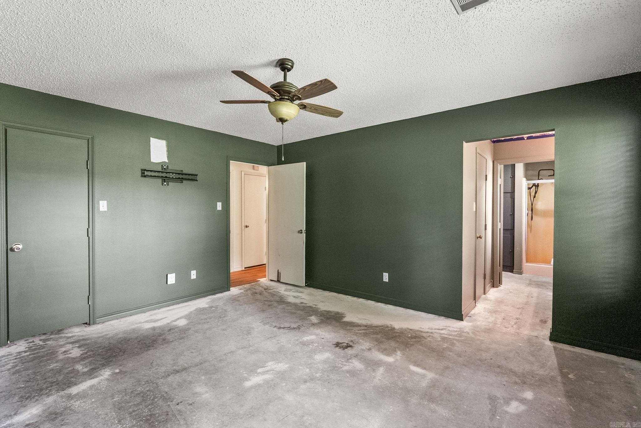 17 Oak Creek  Conway, AR