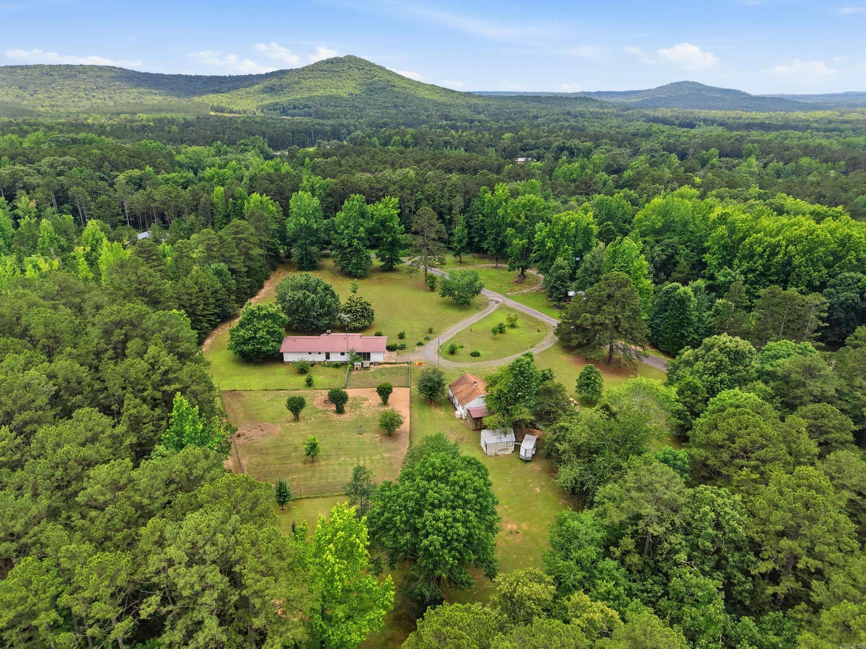 390 Wood Vine  Higden, AR