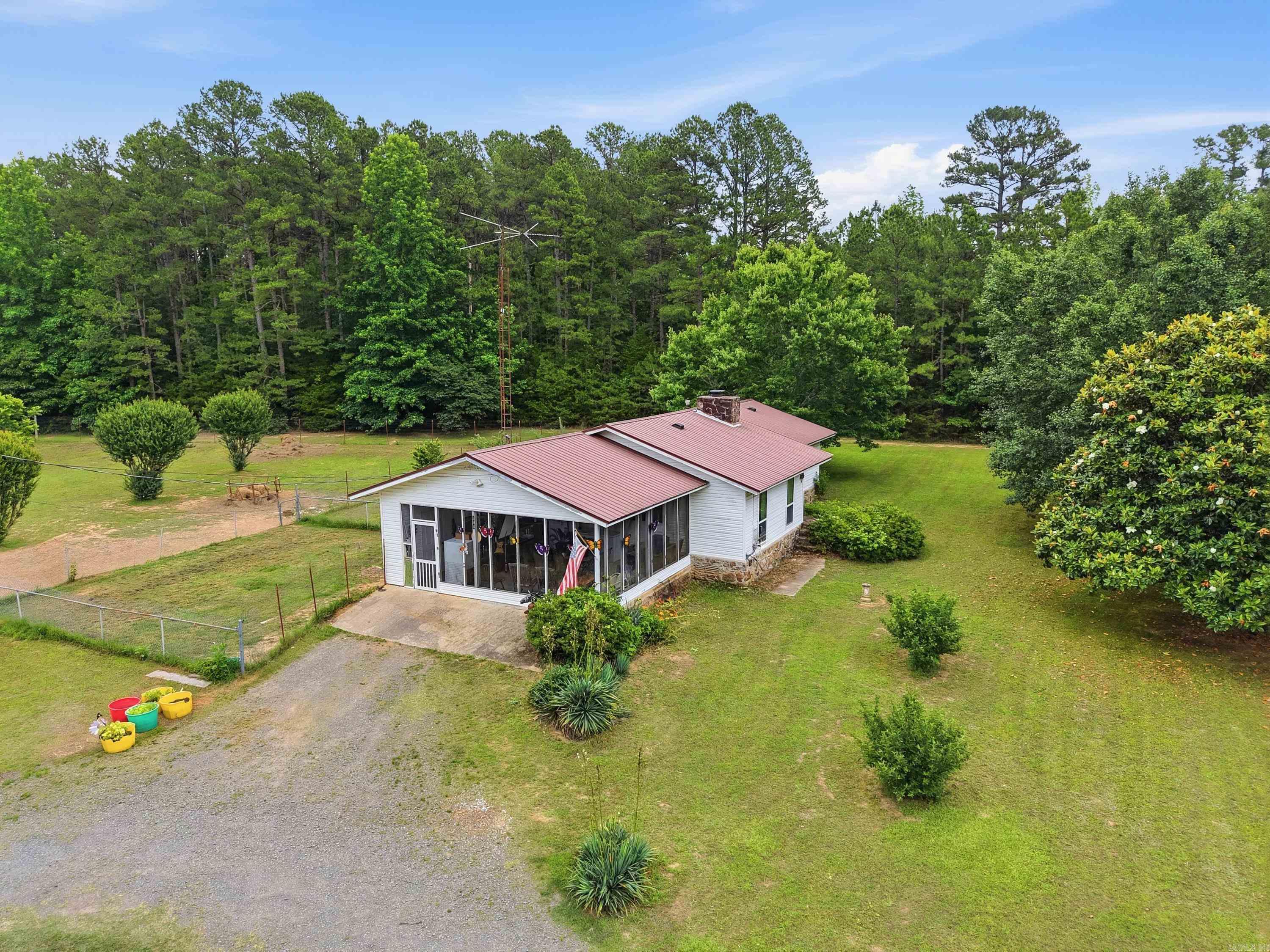 390 Wood Vine  Higden, AR