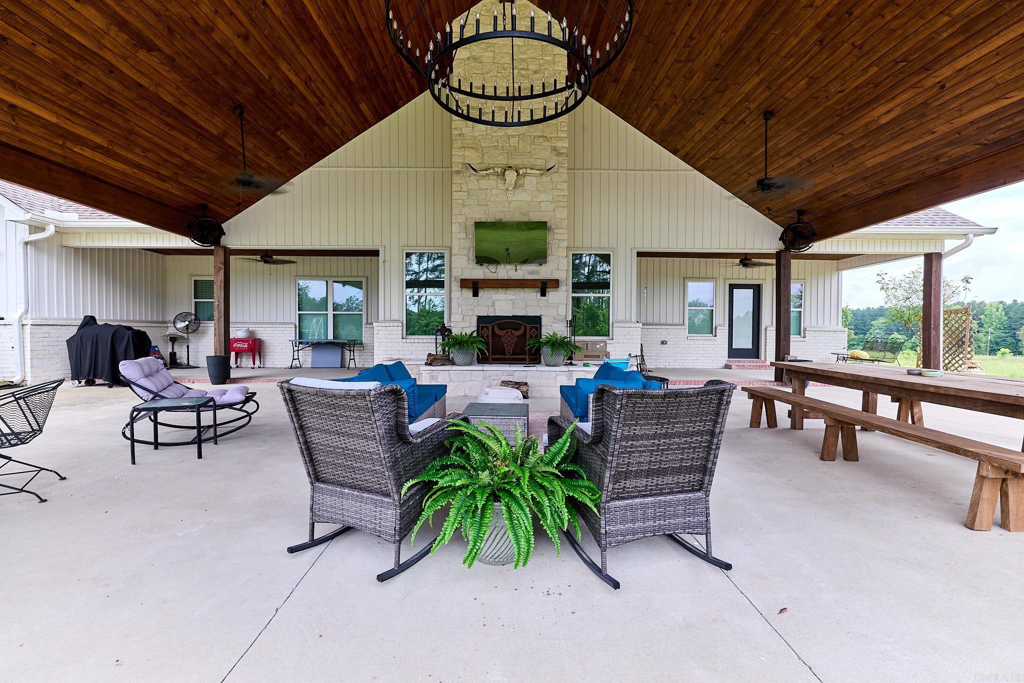28244 S Sardis Road  Bauxite, AR