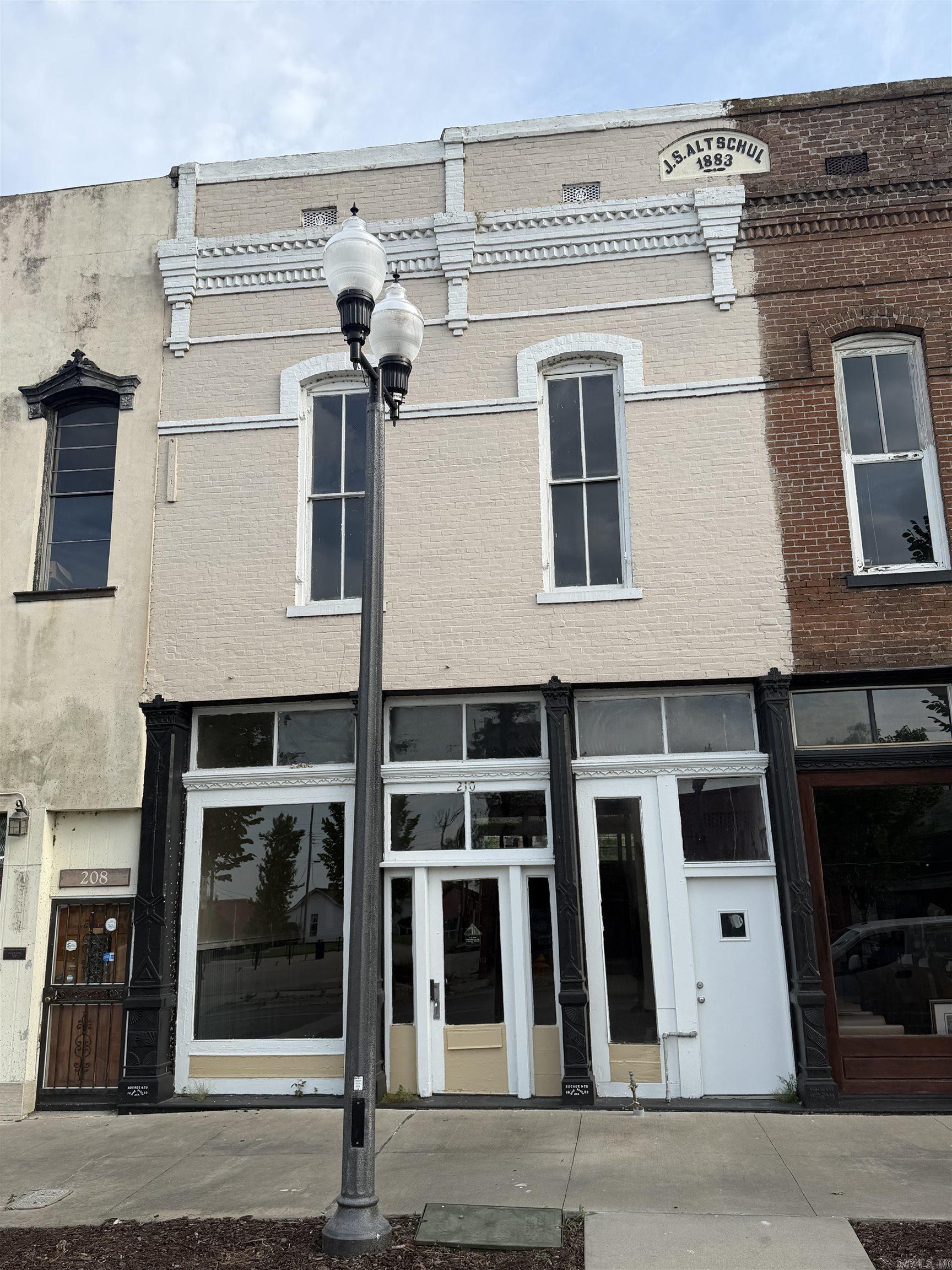 210 W Barraque Ave  Pine Bluff, AR