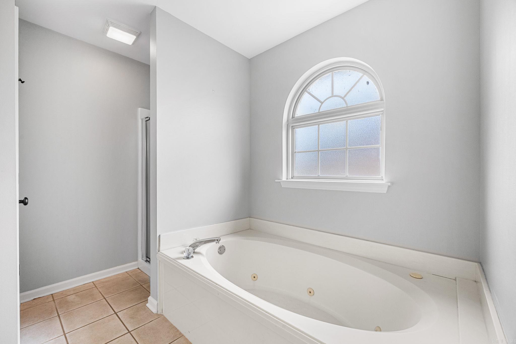 53 Country Village Cir  Cabot, AR